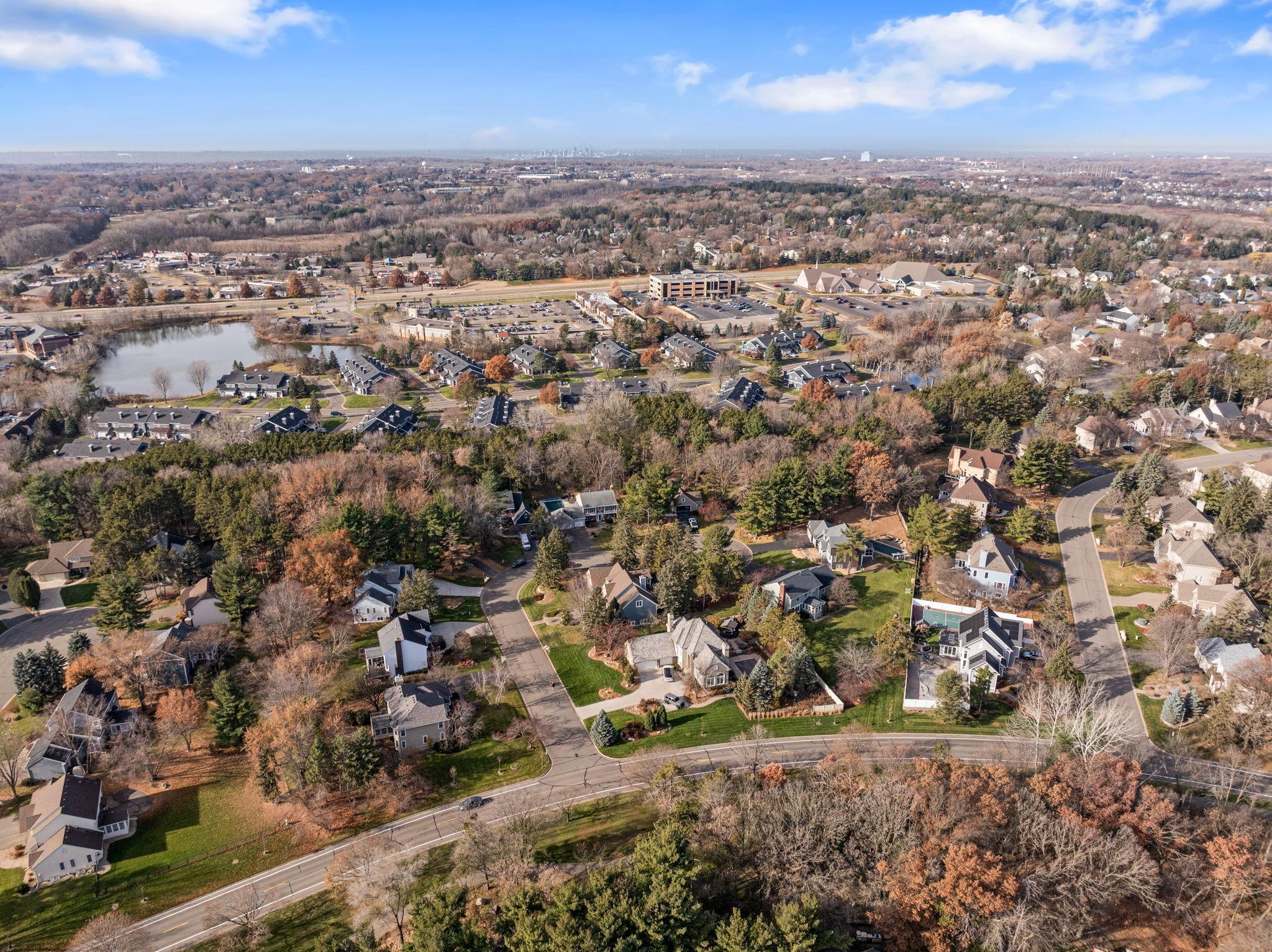 1746 Interlachen Bay