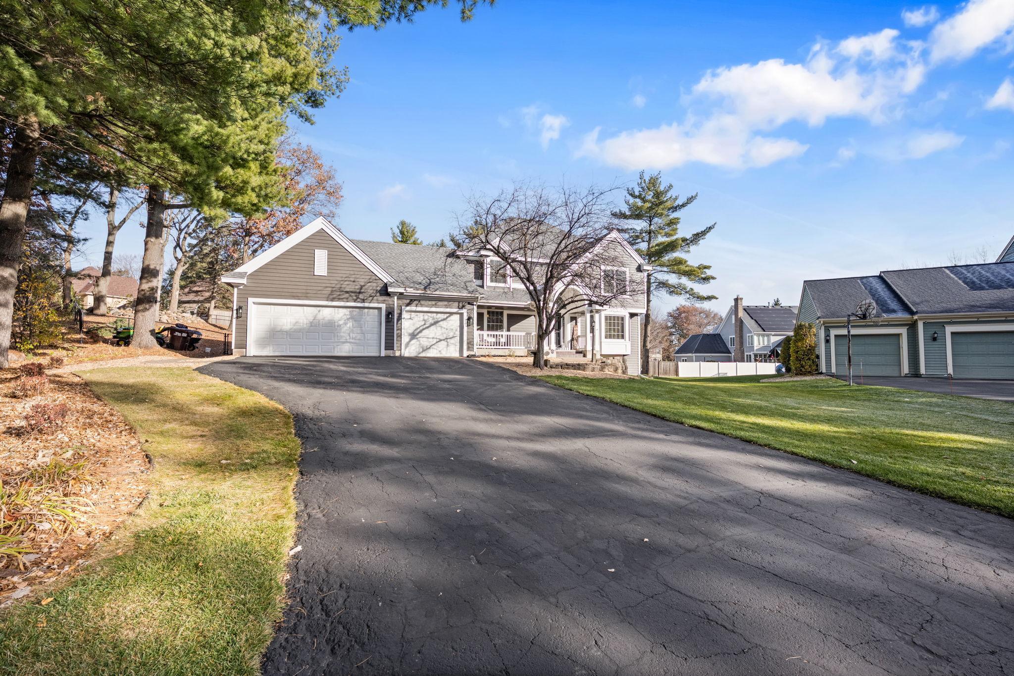 1746 Interlachen Bay