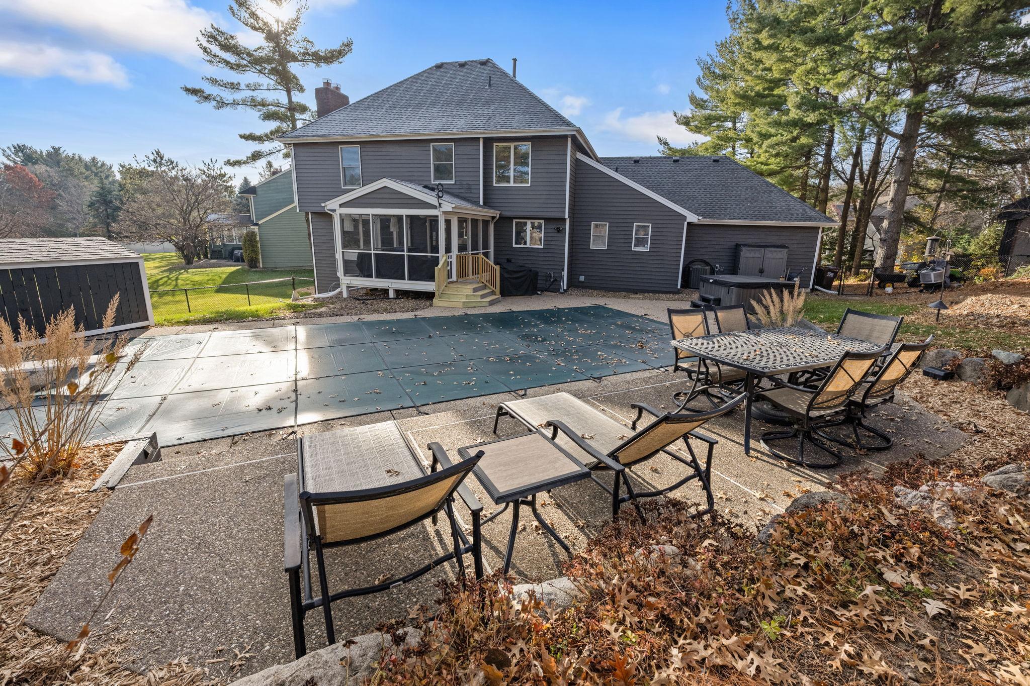 1746 Interlachen Bay