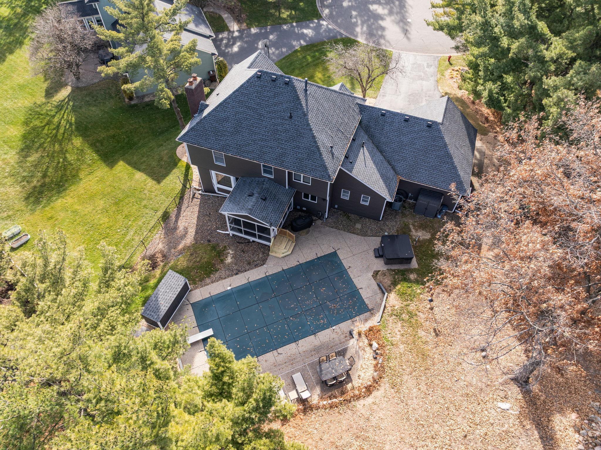 1746 Interlachen Bay