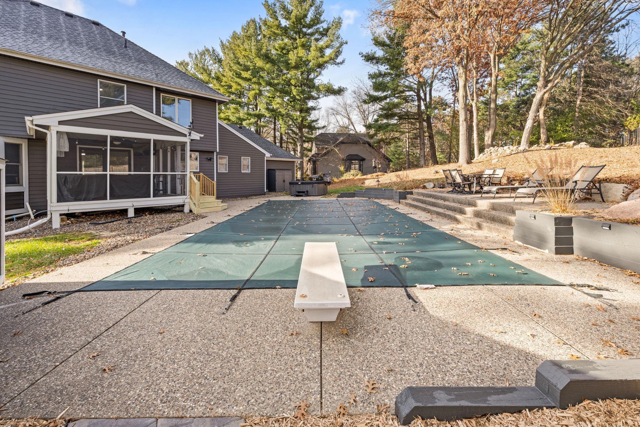 1746 Interlachen Bay