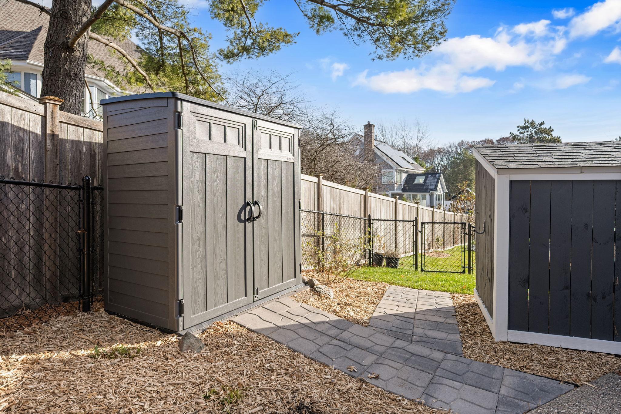 1746 Interlachen Bay