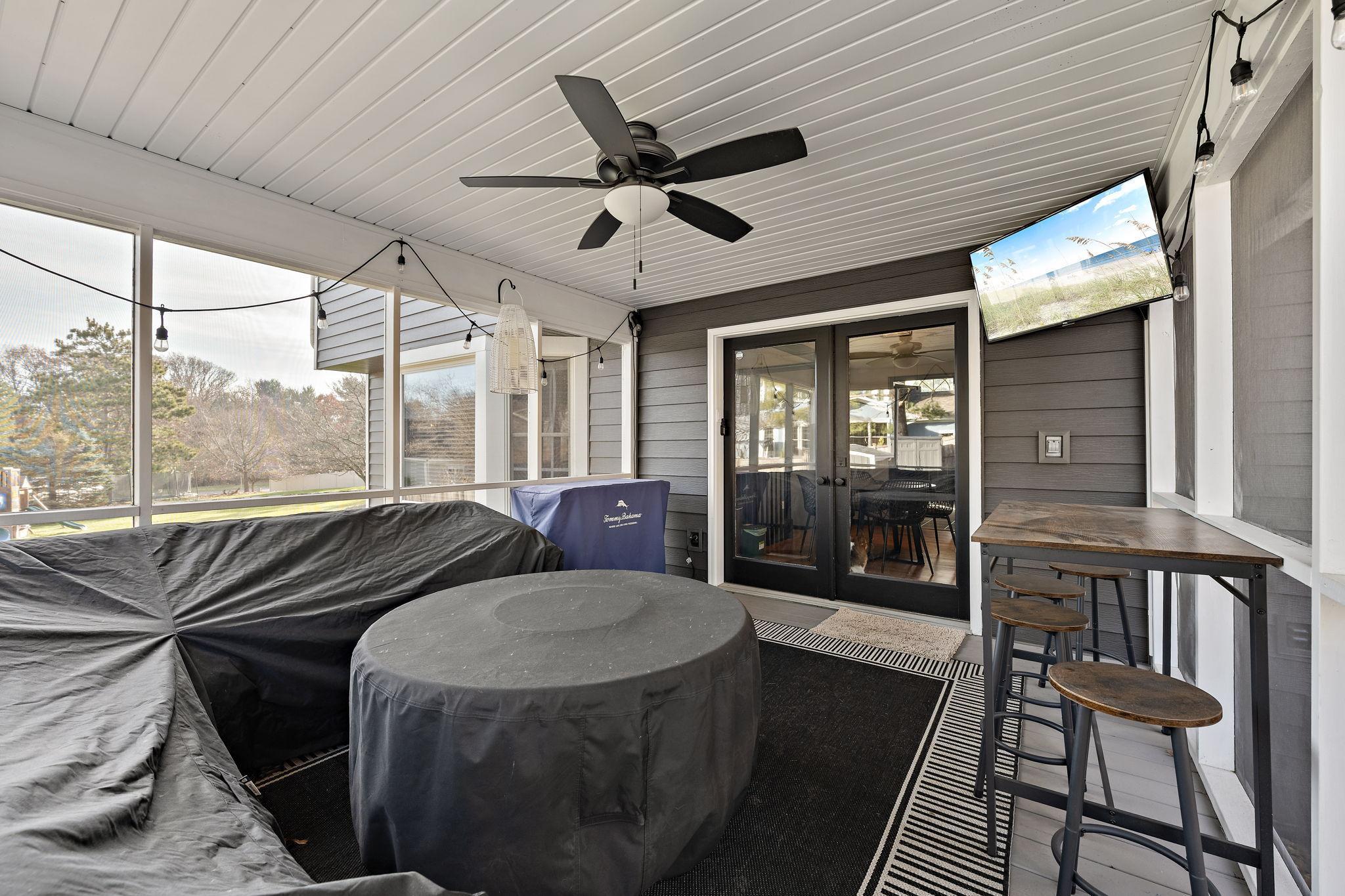 1746 Interlachen Bay