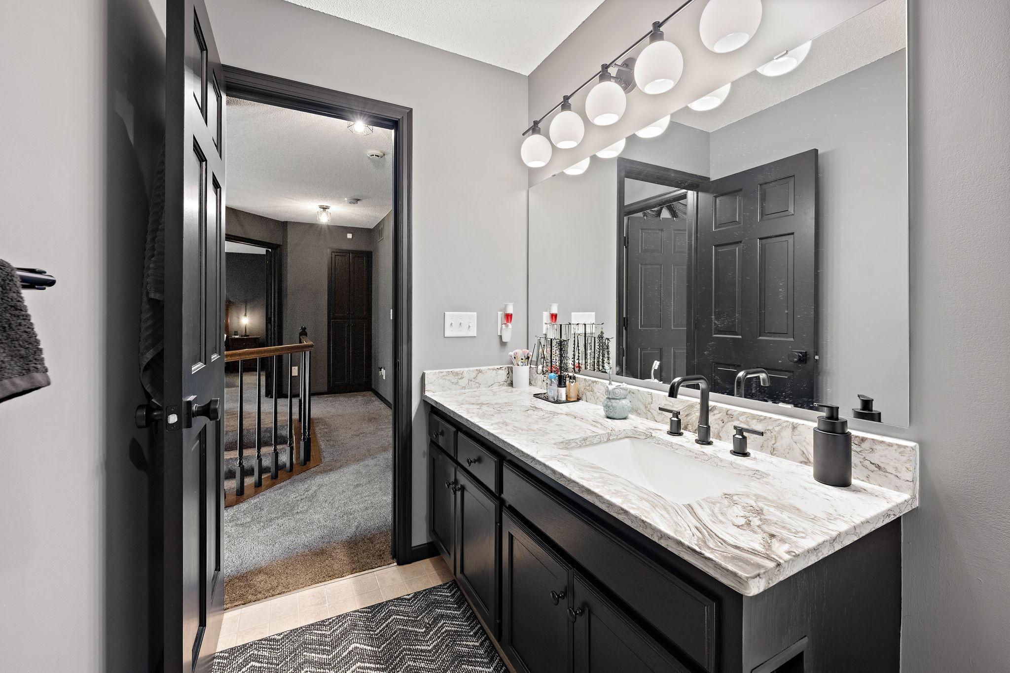 1746 Interlachen Bay