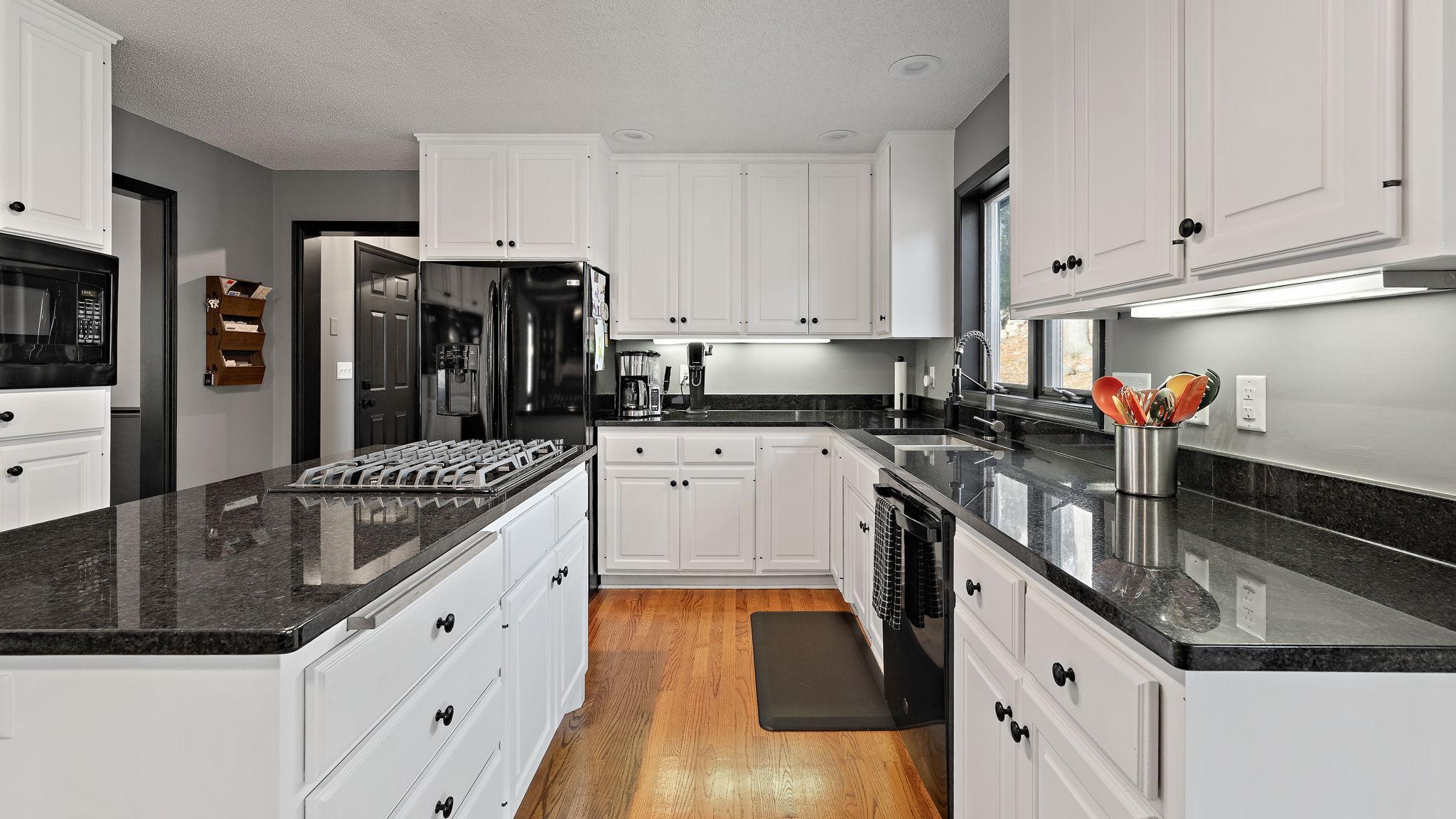 1746 Interlachen Bay