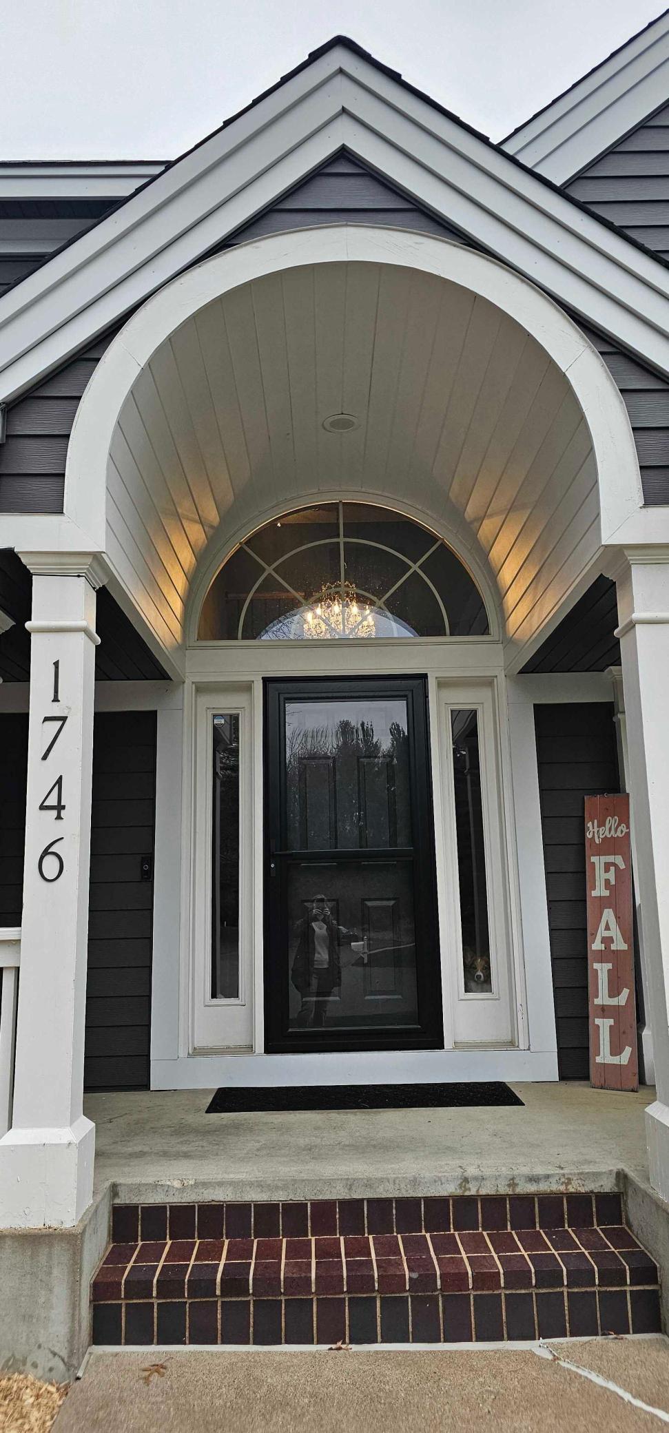 1746 Interlachen Bay