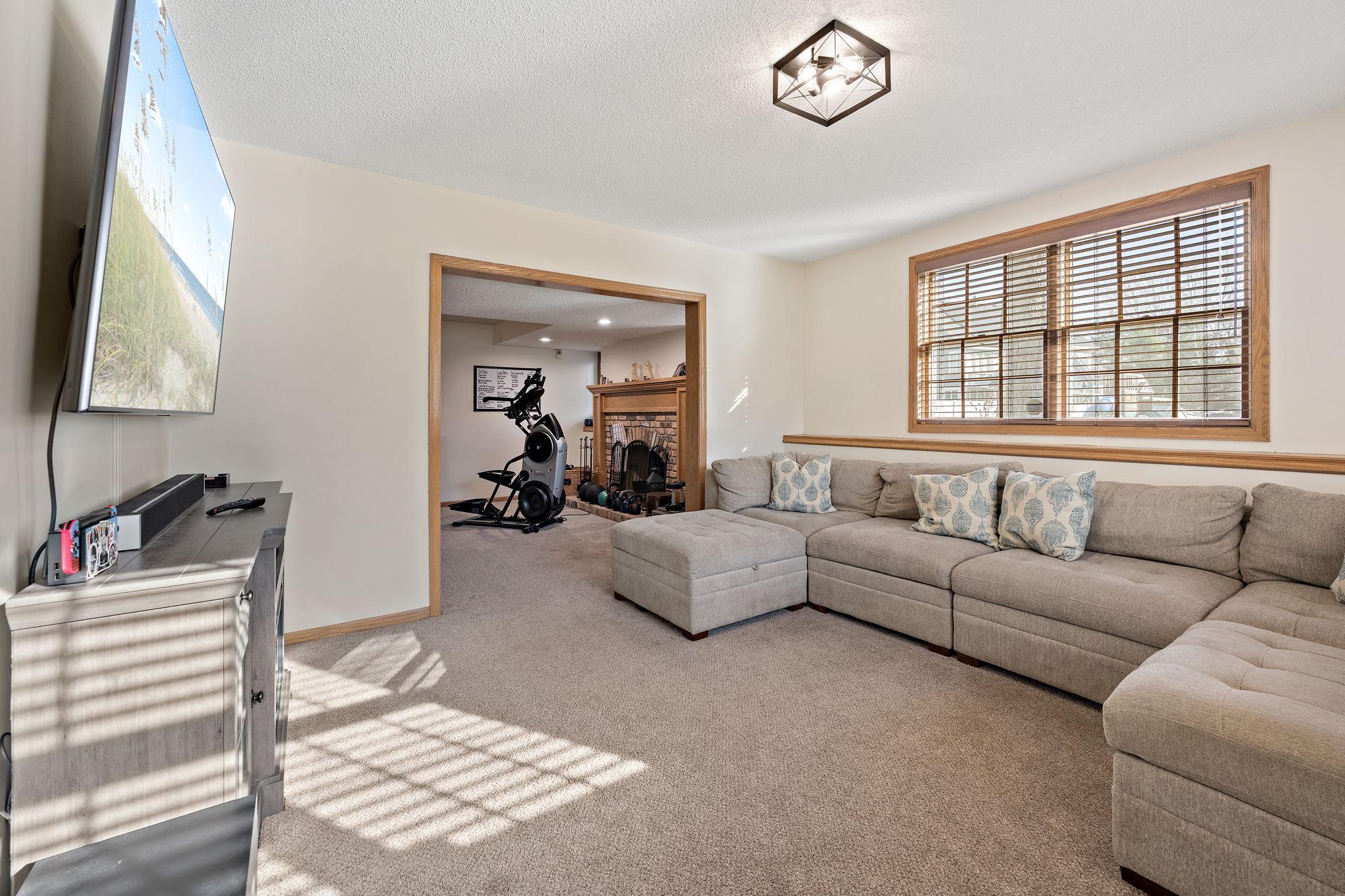 1746 Interlachen Bay