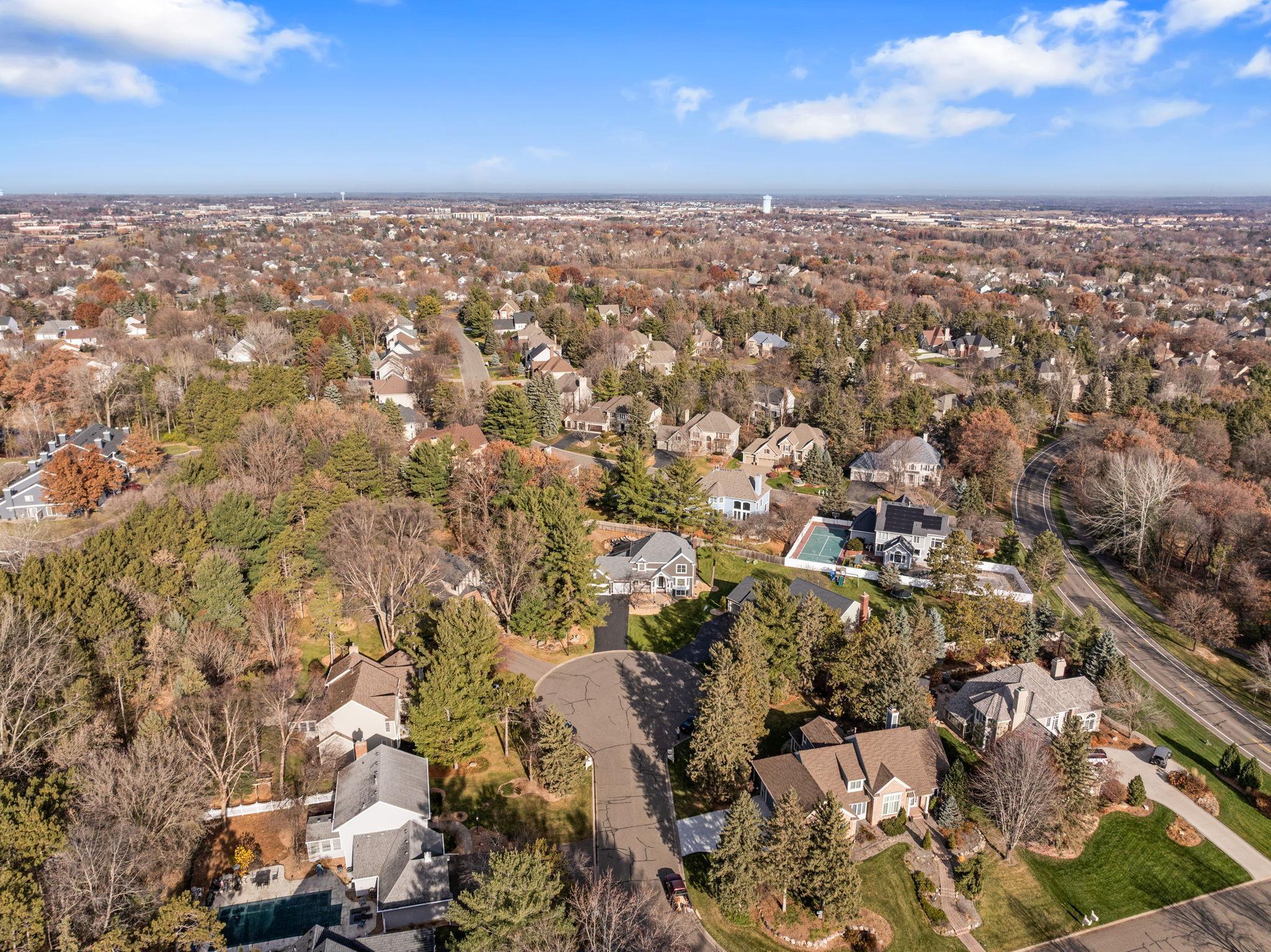 1746 Interlachen Bay