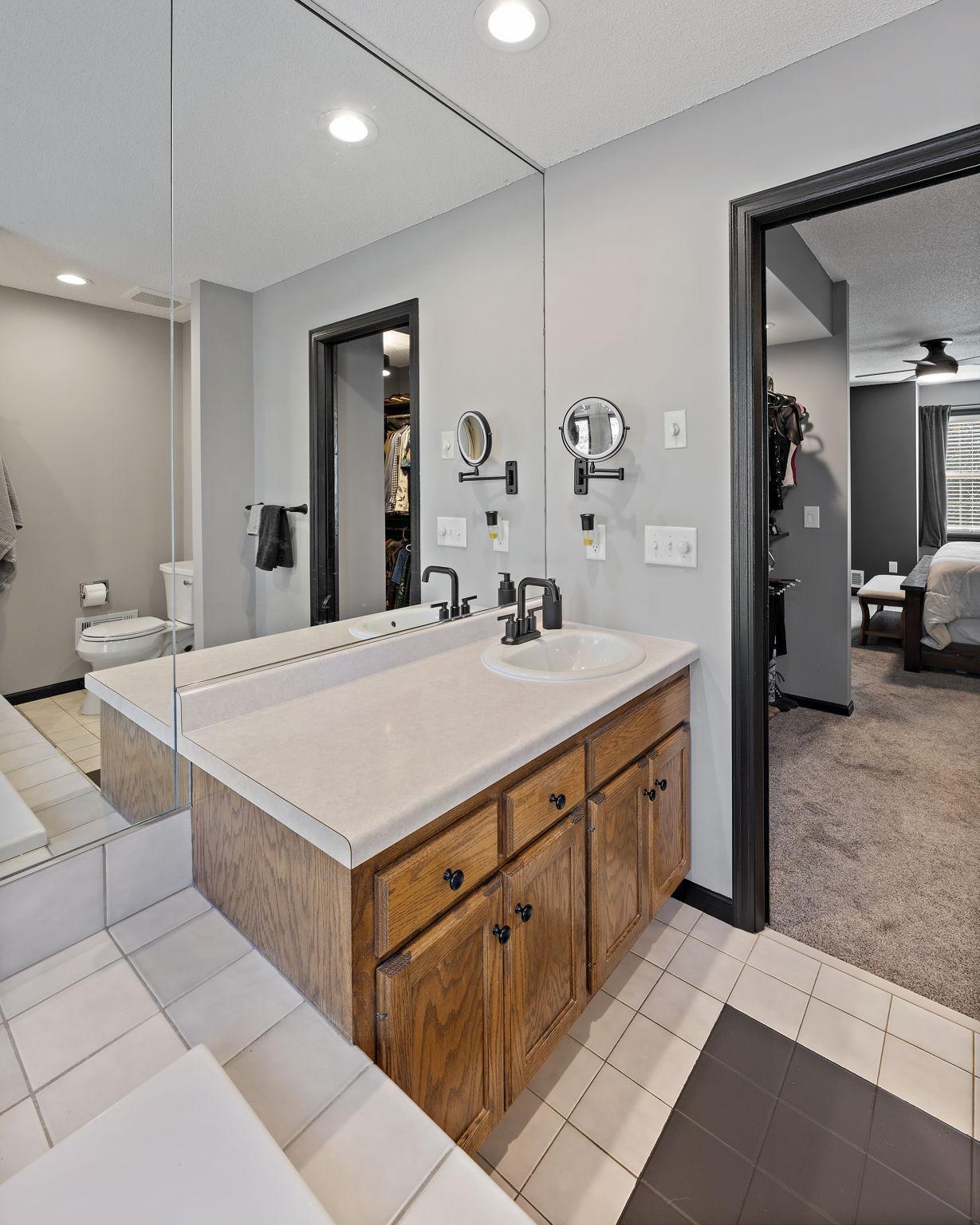 1746 Interlachen Bay