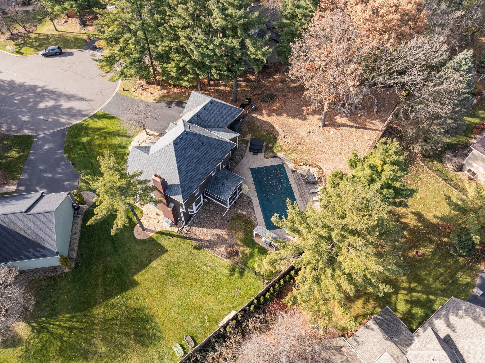 1746 Interlachen Bay