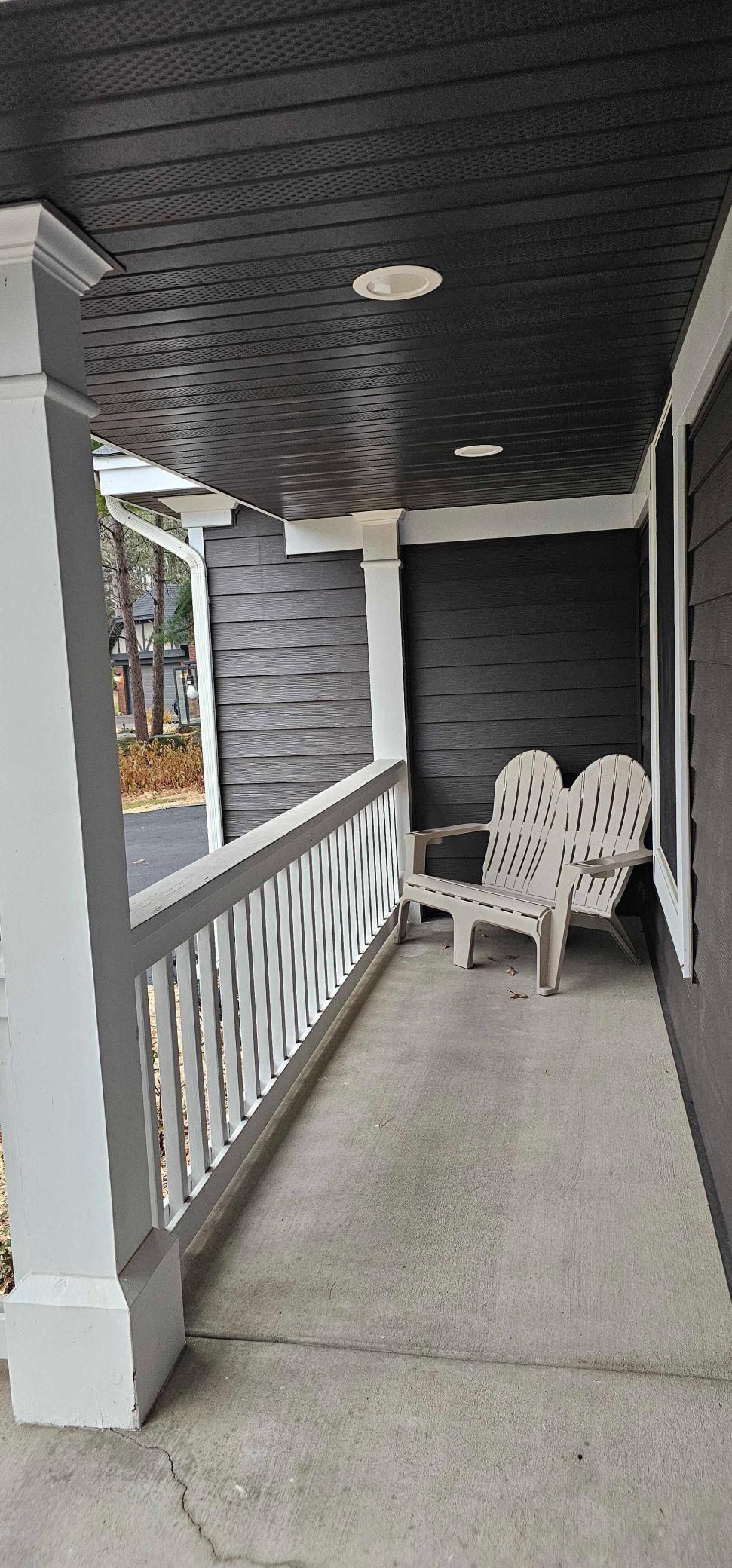 1746 Interlachen Bay