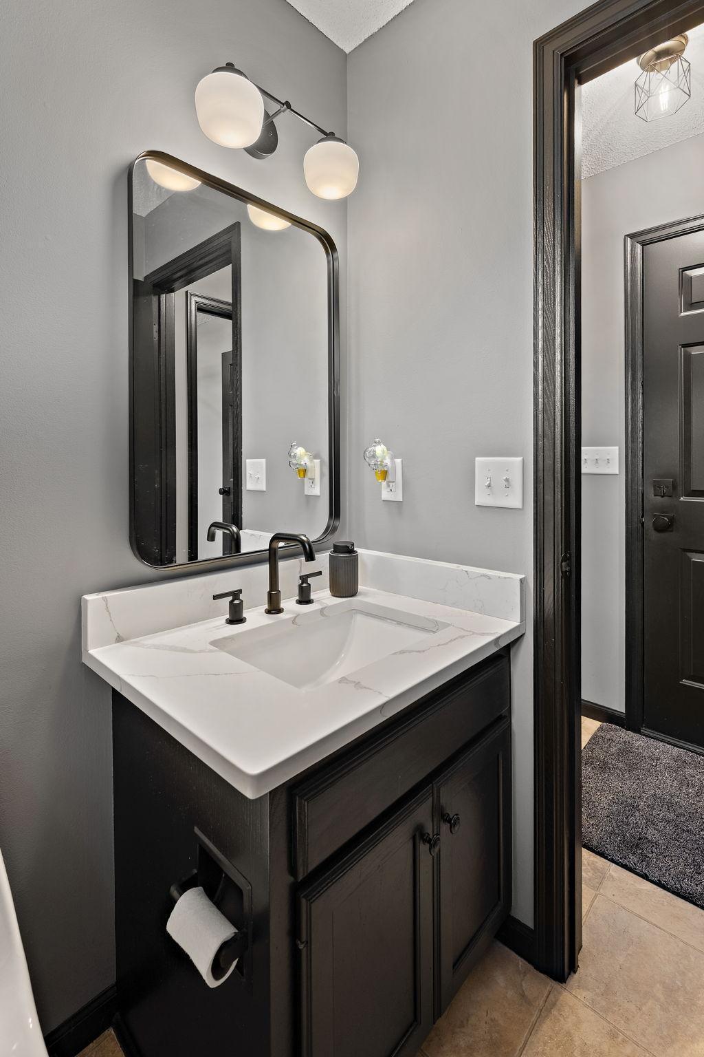 1746 Interlachen Bay