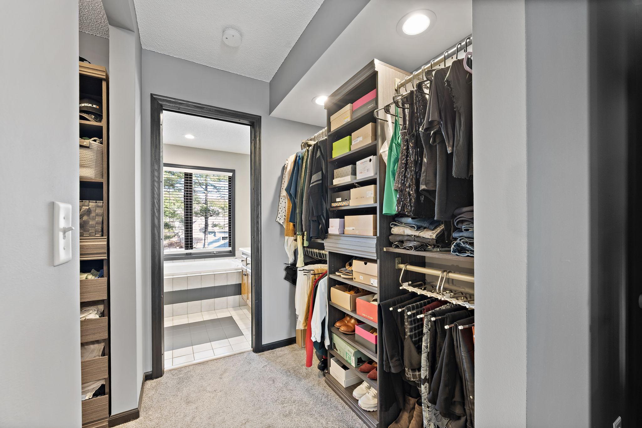 1746 Interlachen Bay