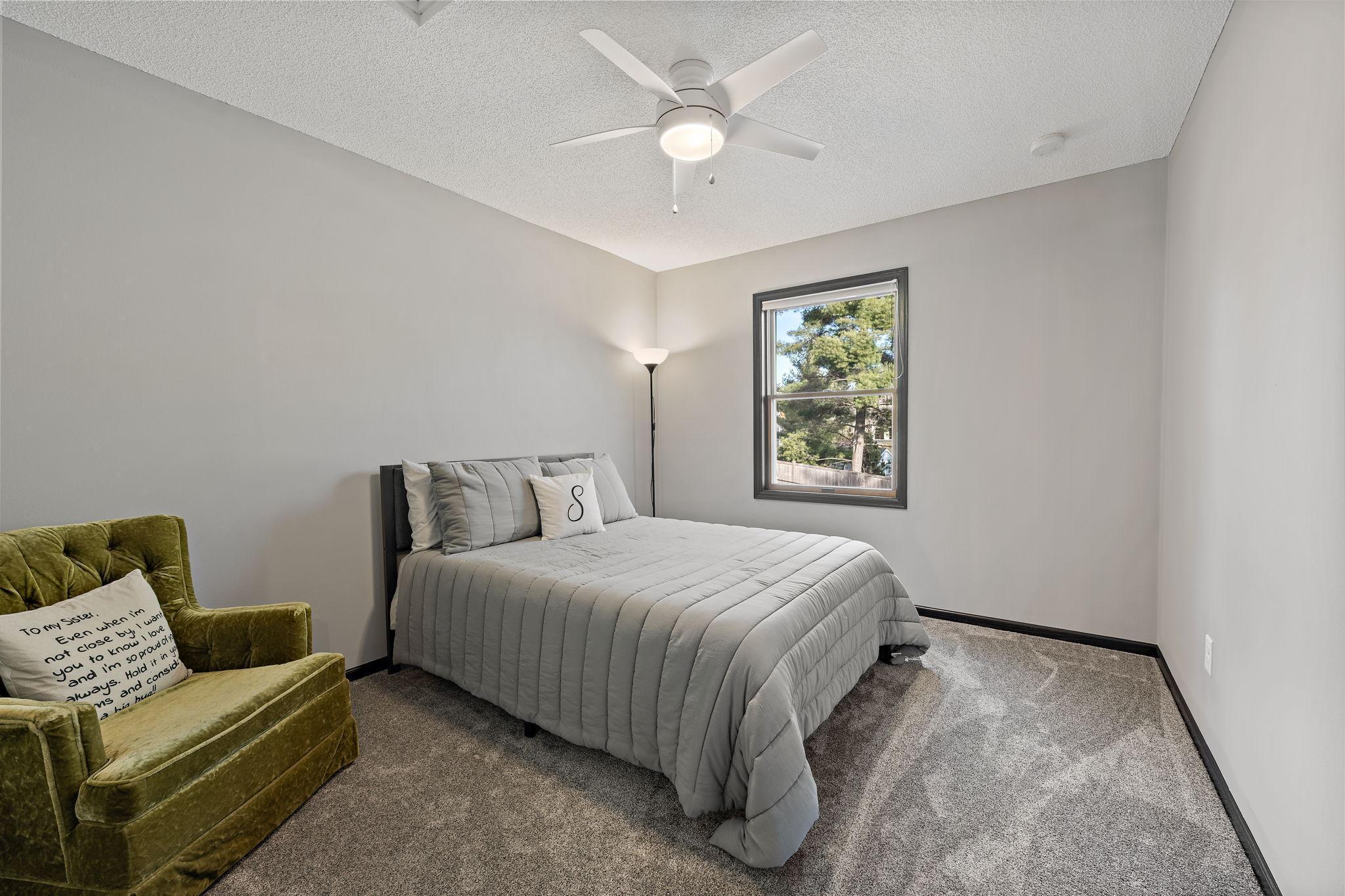 1746 Interlachen Bay