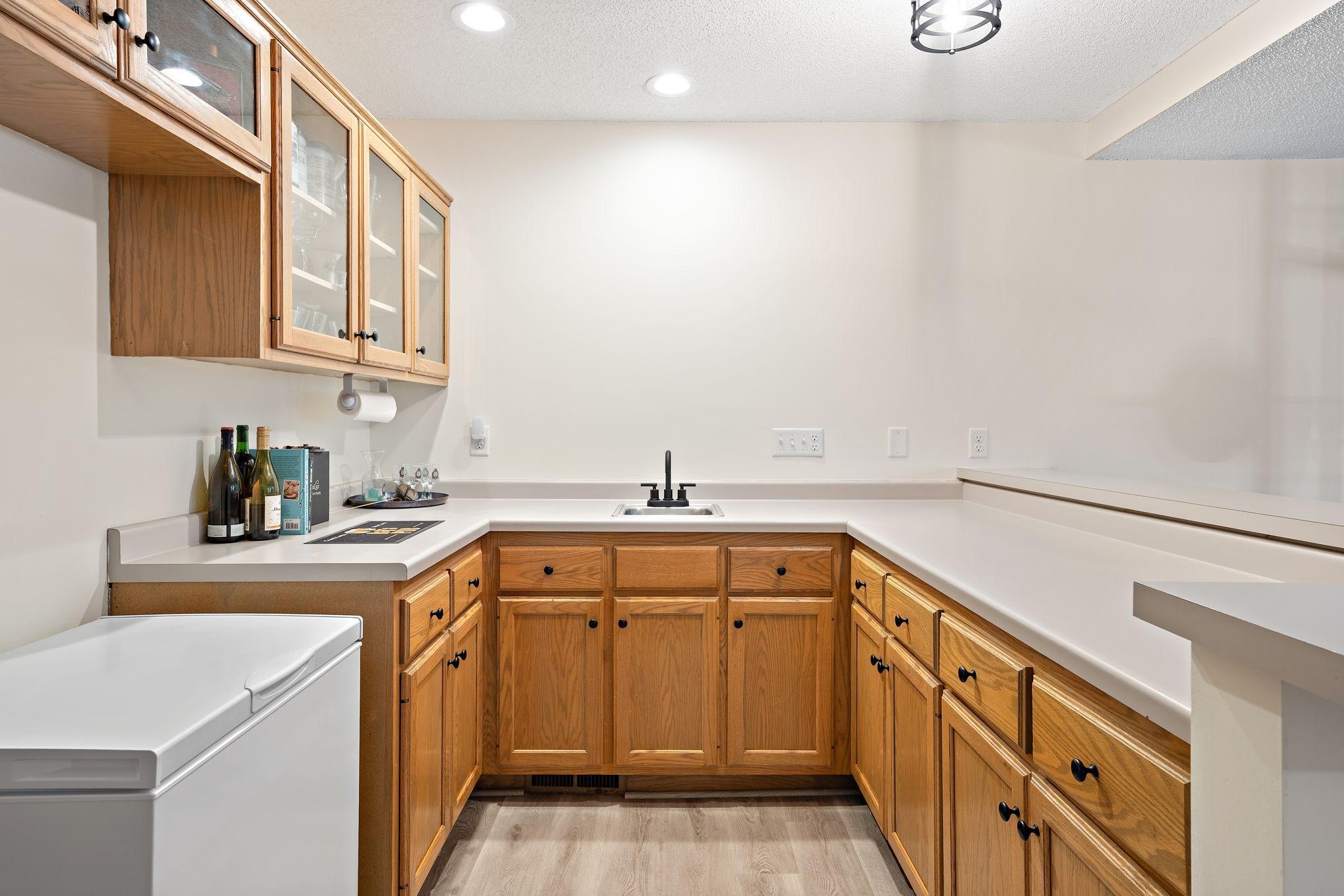 1746 Interlachen Bay