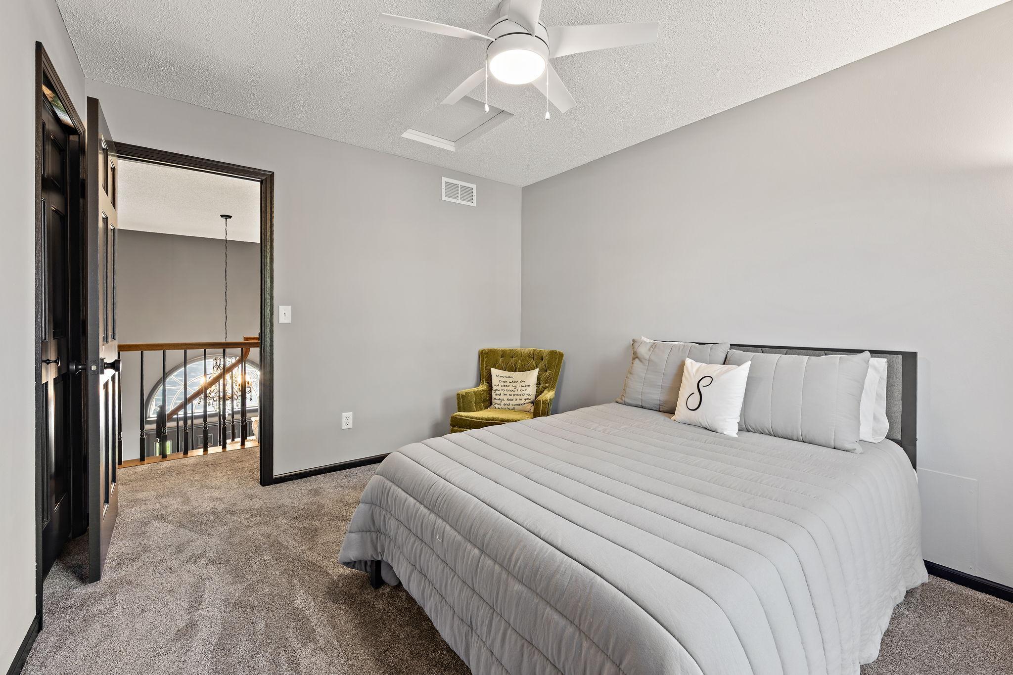 1746 Interlachen Bay