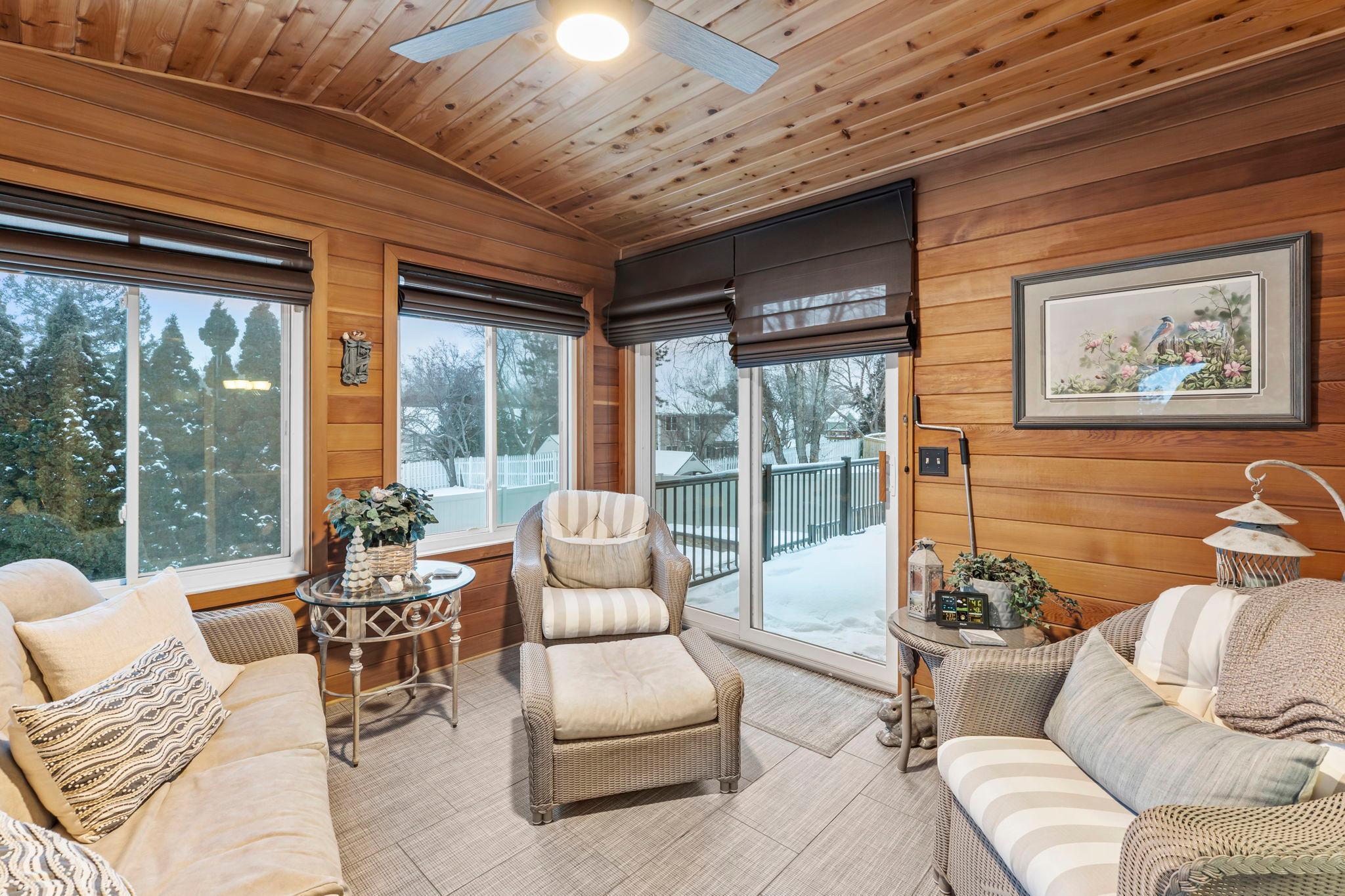 4890 Cottonwood Lane N