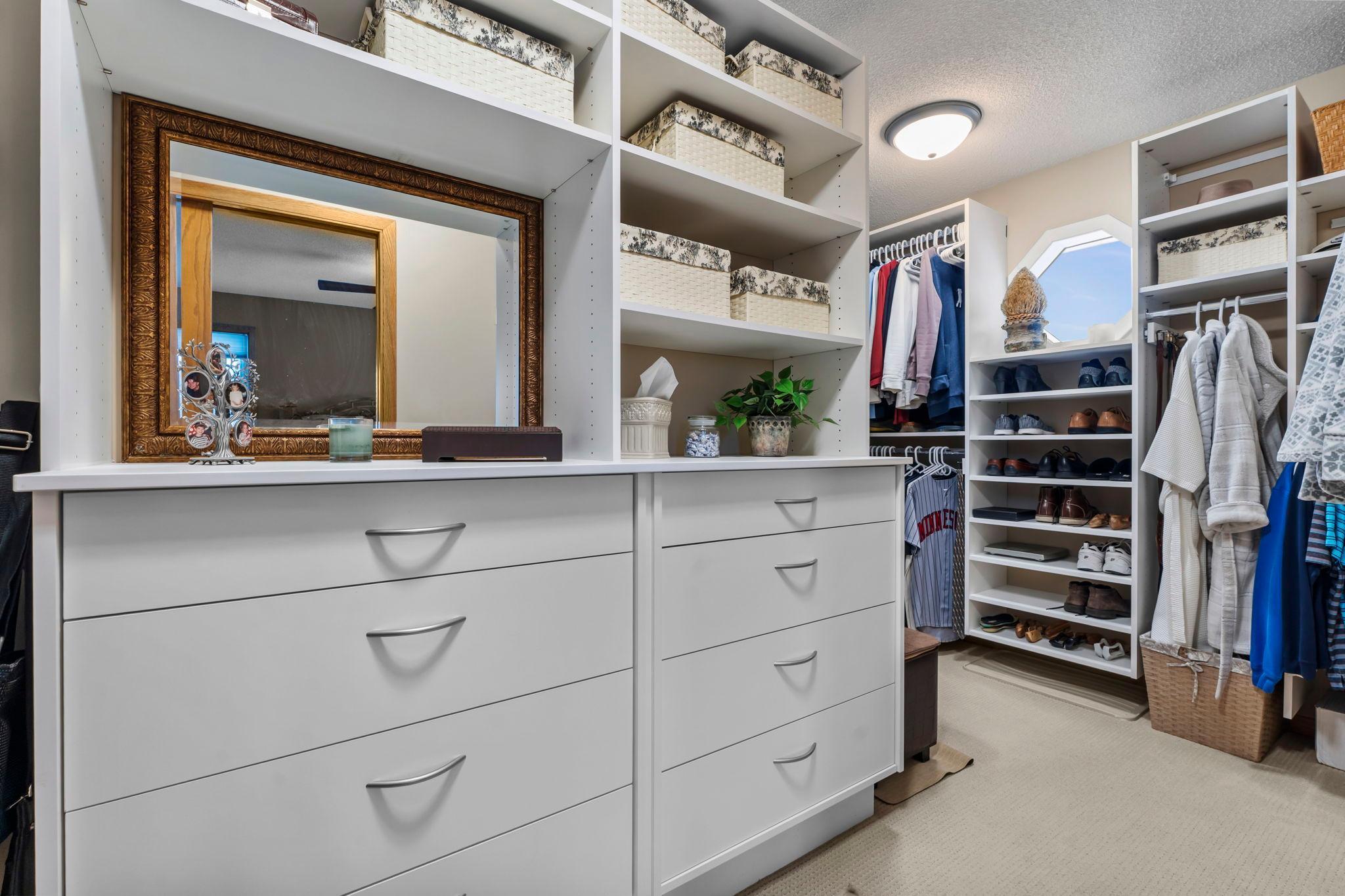 4890 Cottonwood Lane N