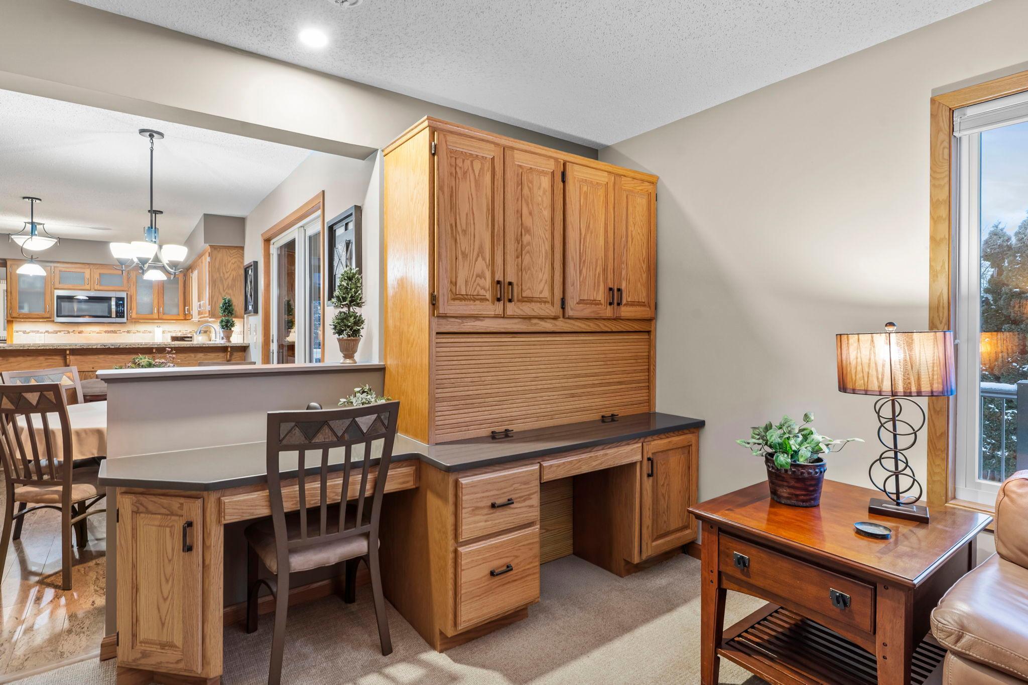 4890 Cottonwood Lane N