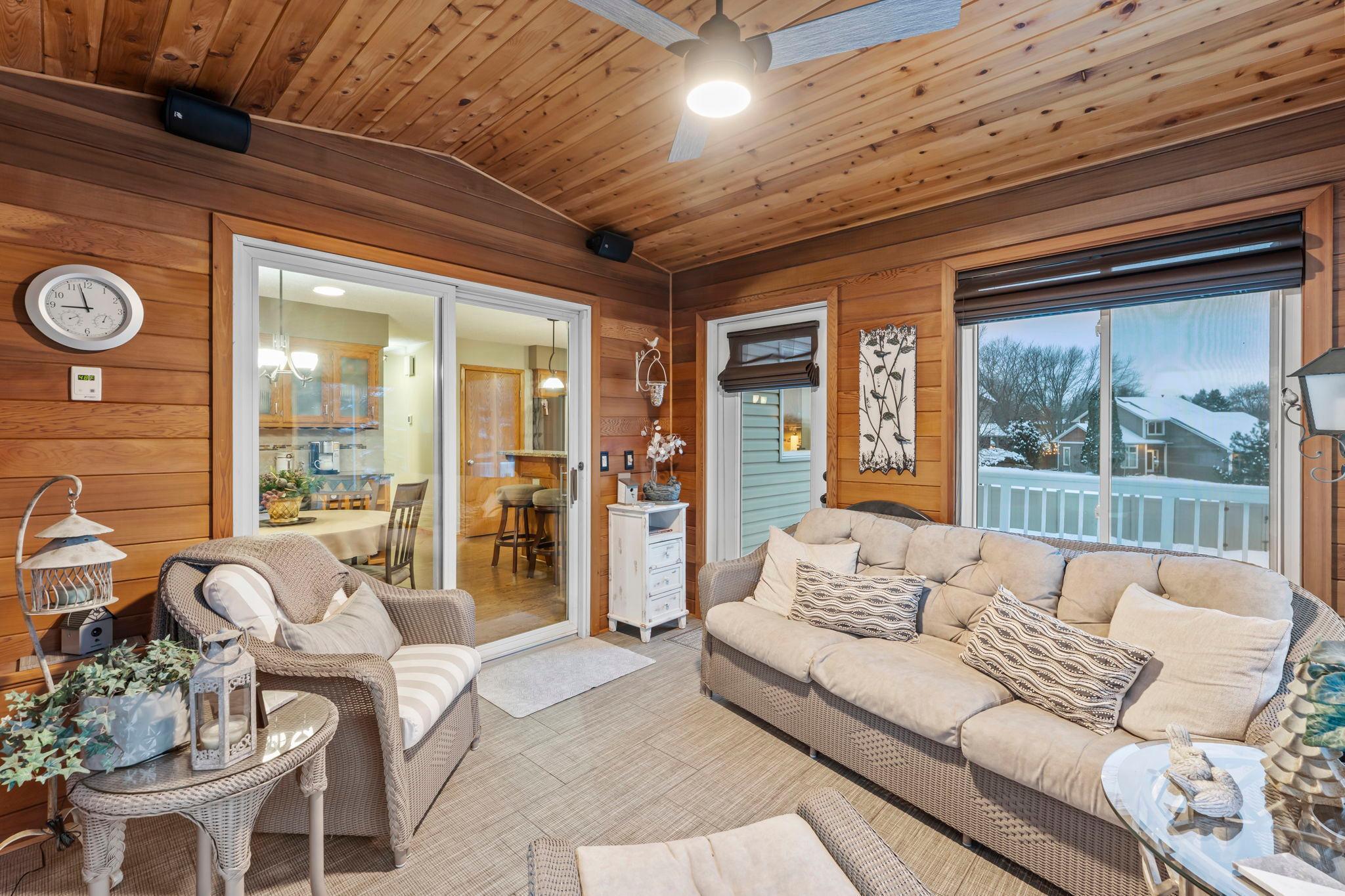 4890 Cottonwood Lane N