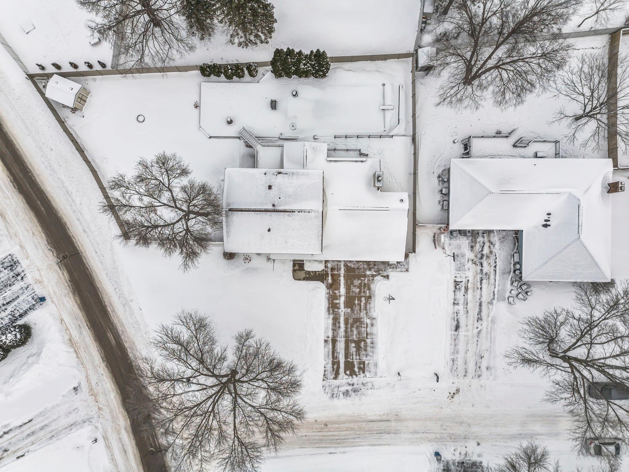 4890 Cottonwood Lane N