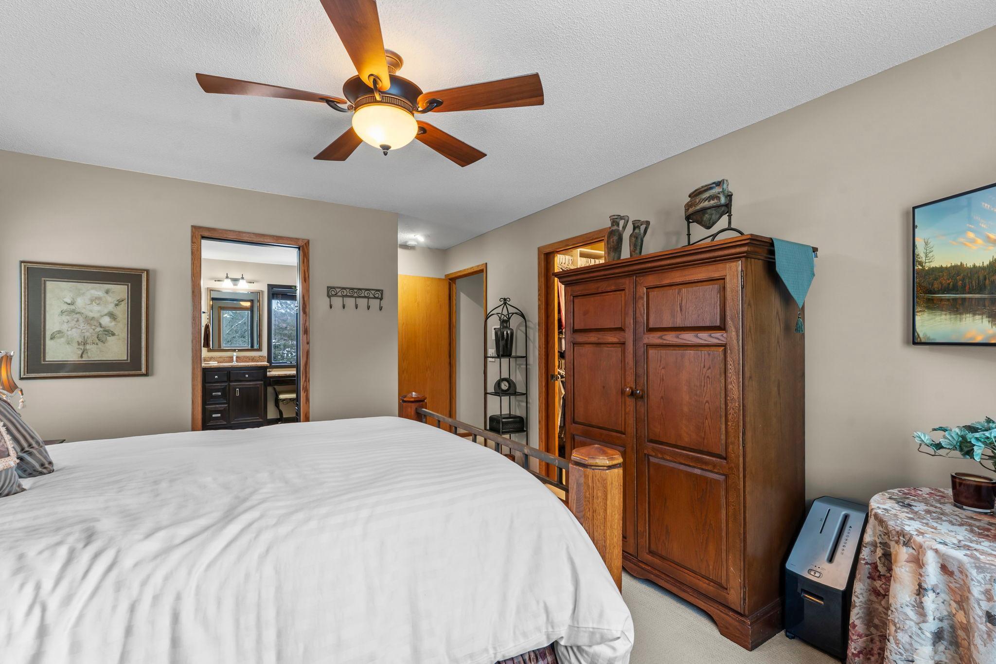 4890 Cottonwood Lane N