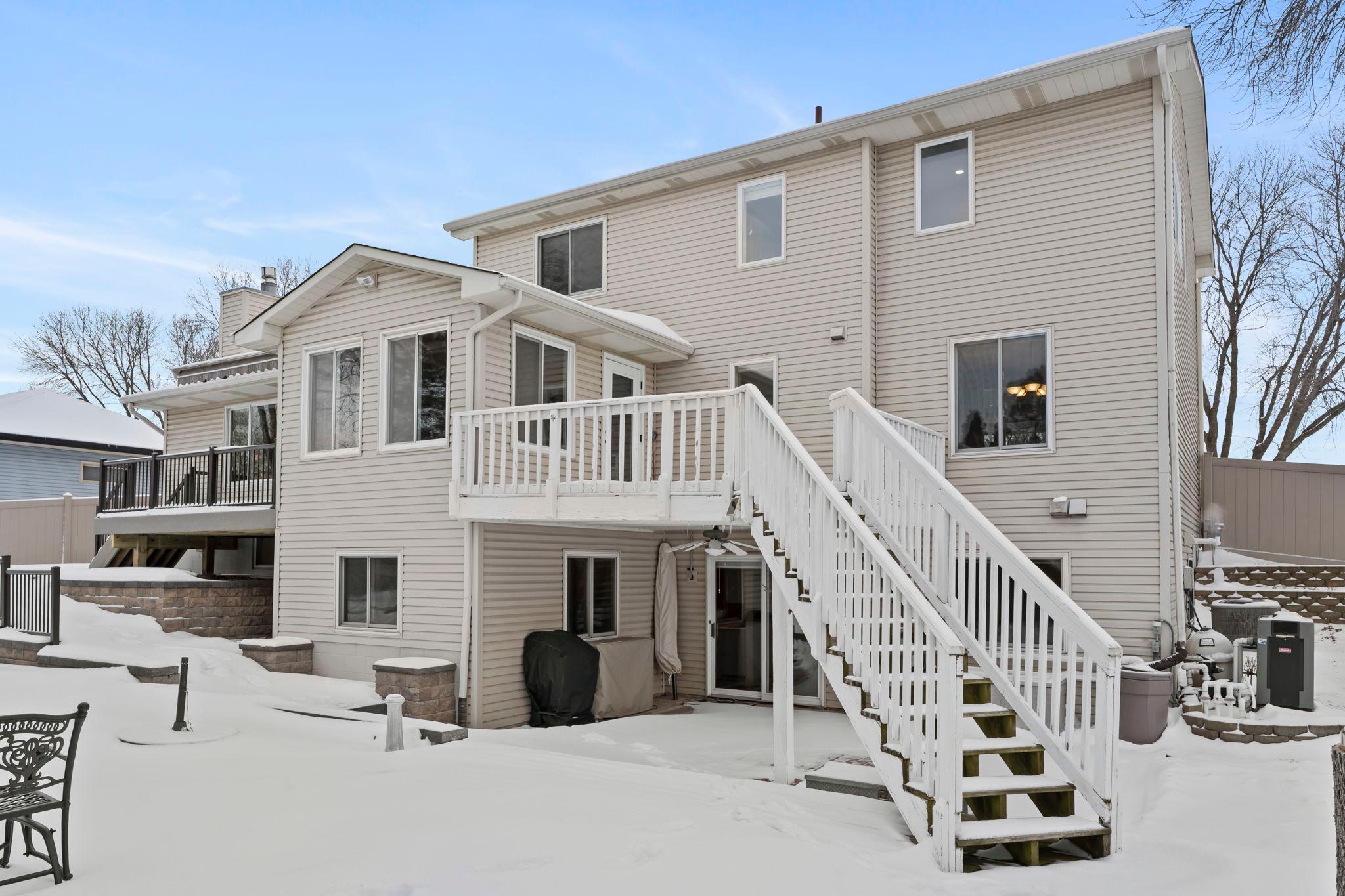 4890 Cottonwood Lane N