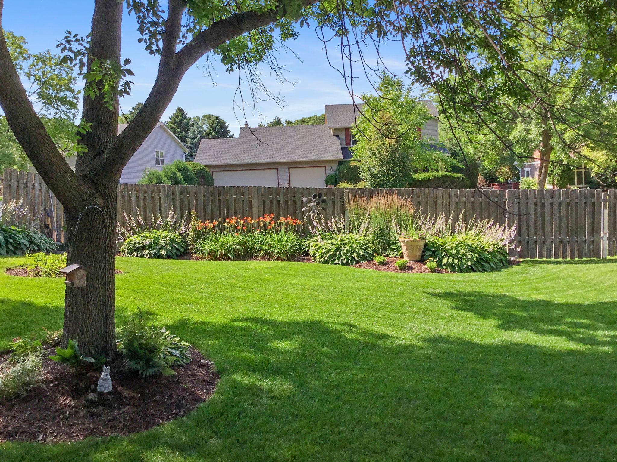 4890 Cottonwood Lane N