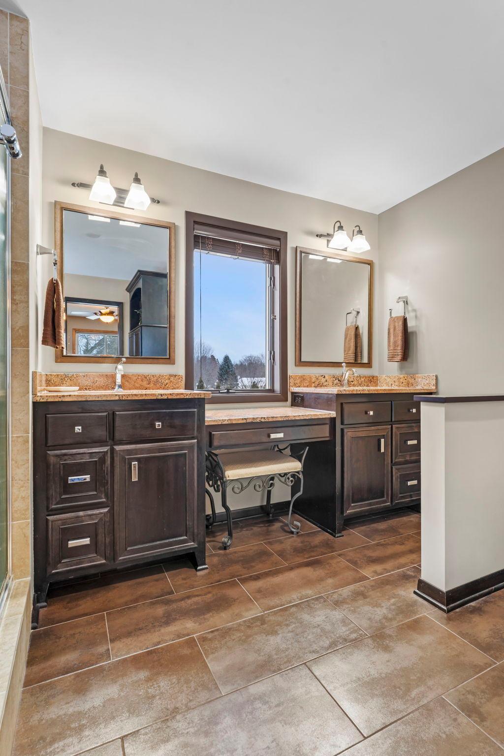 4890 Cottonwood Lane N