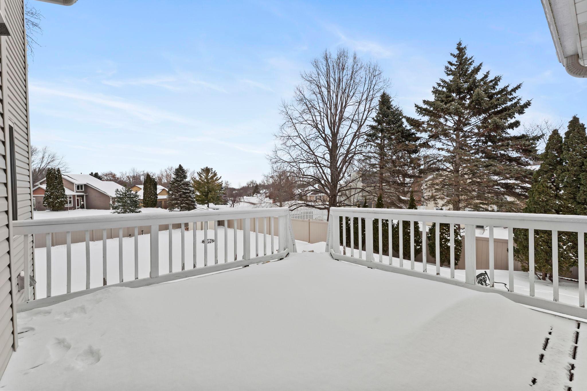 4890 Cottonwood Lane N