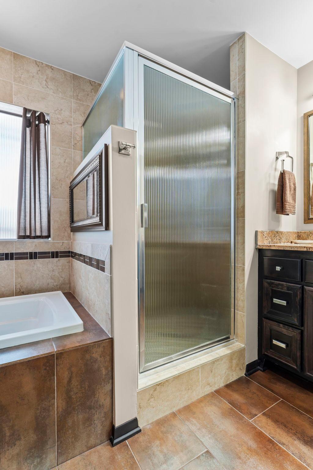 4890 Cottonwood Lane N