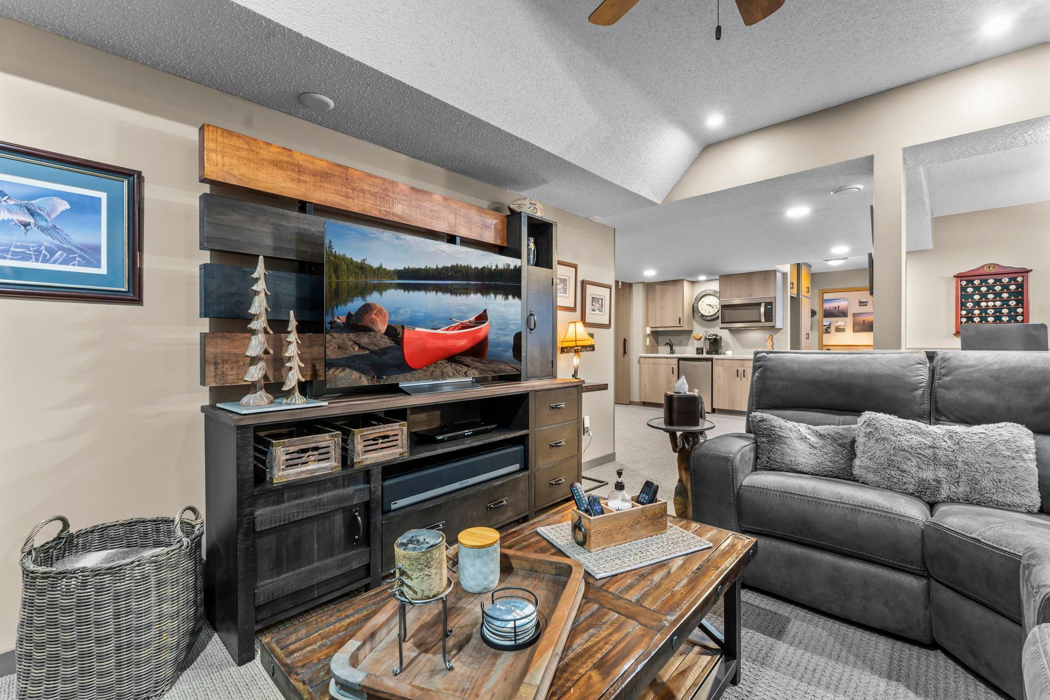 4890 Cottonwood Lane N