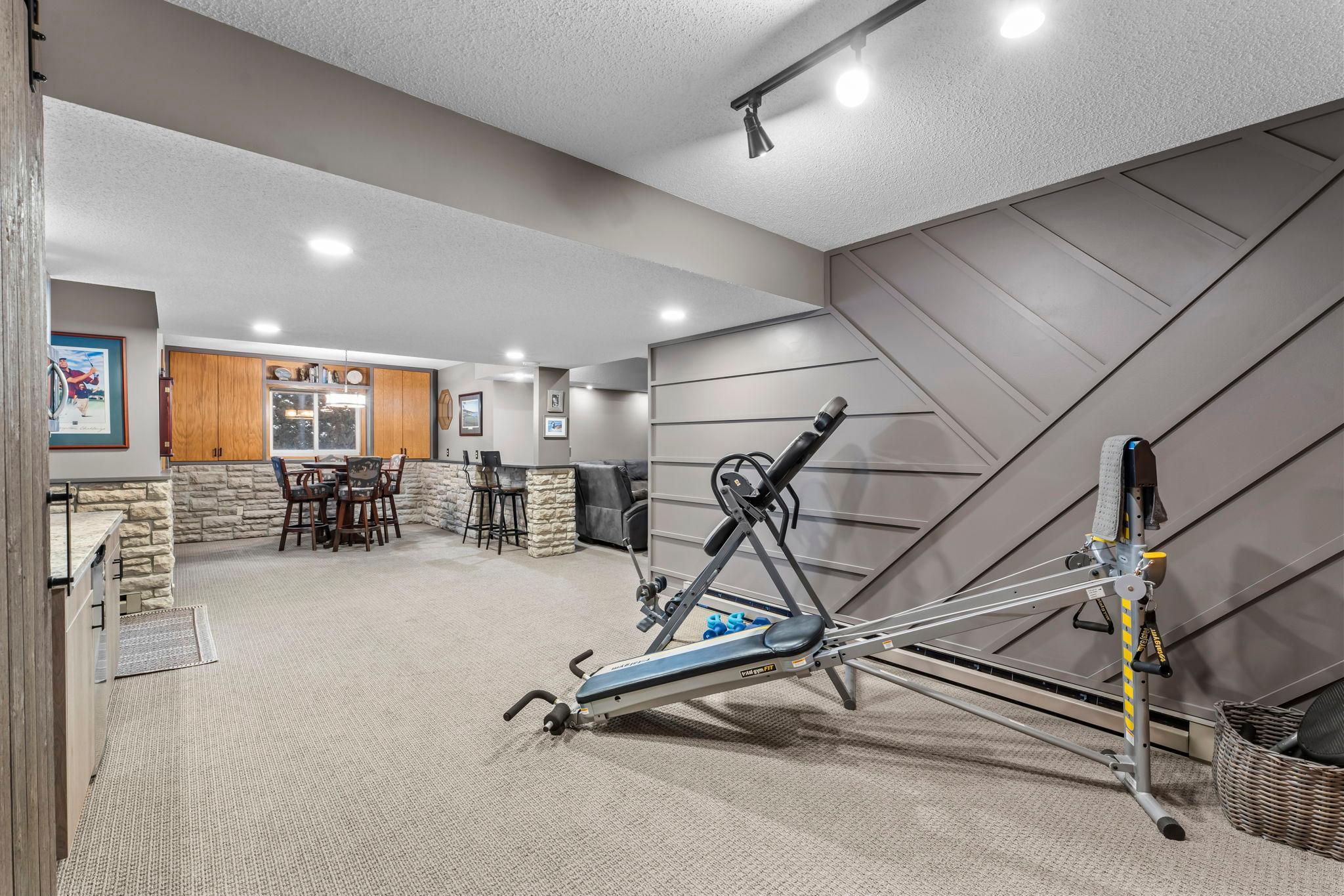 4890 Cottonwood Lane N