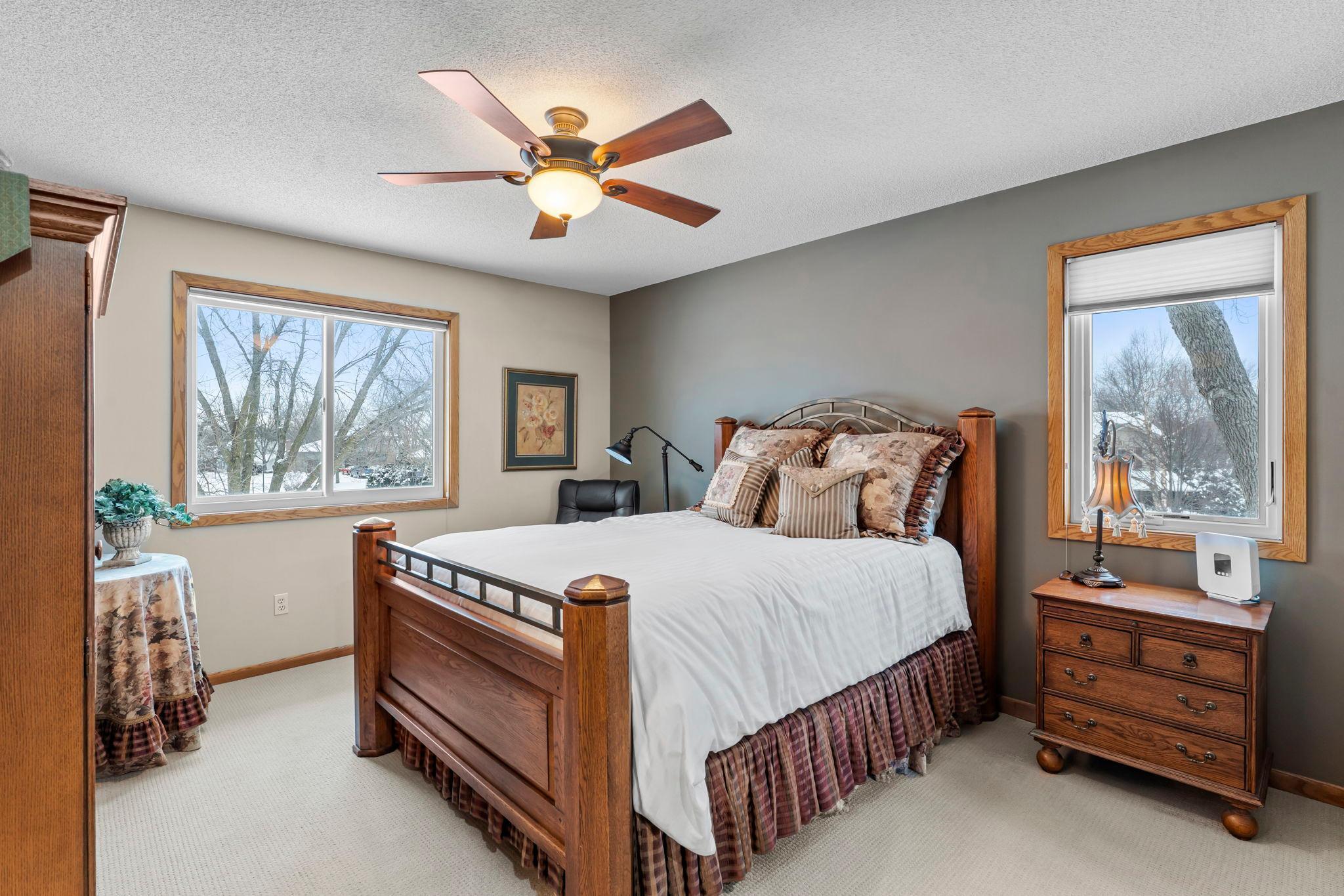 4890 Cottonwood Lane N