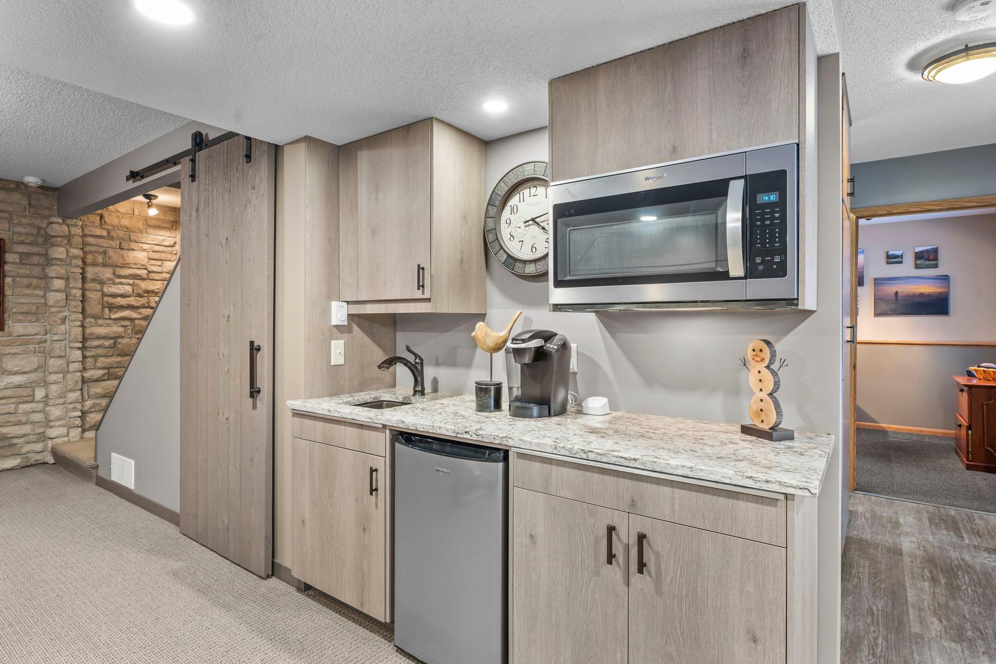 4890 Cottonwood Lane N