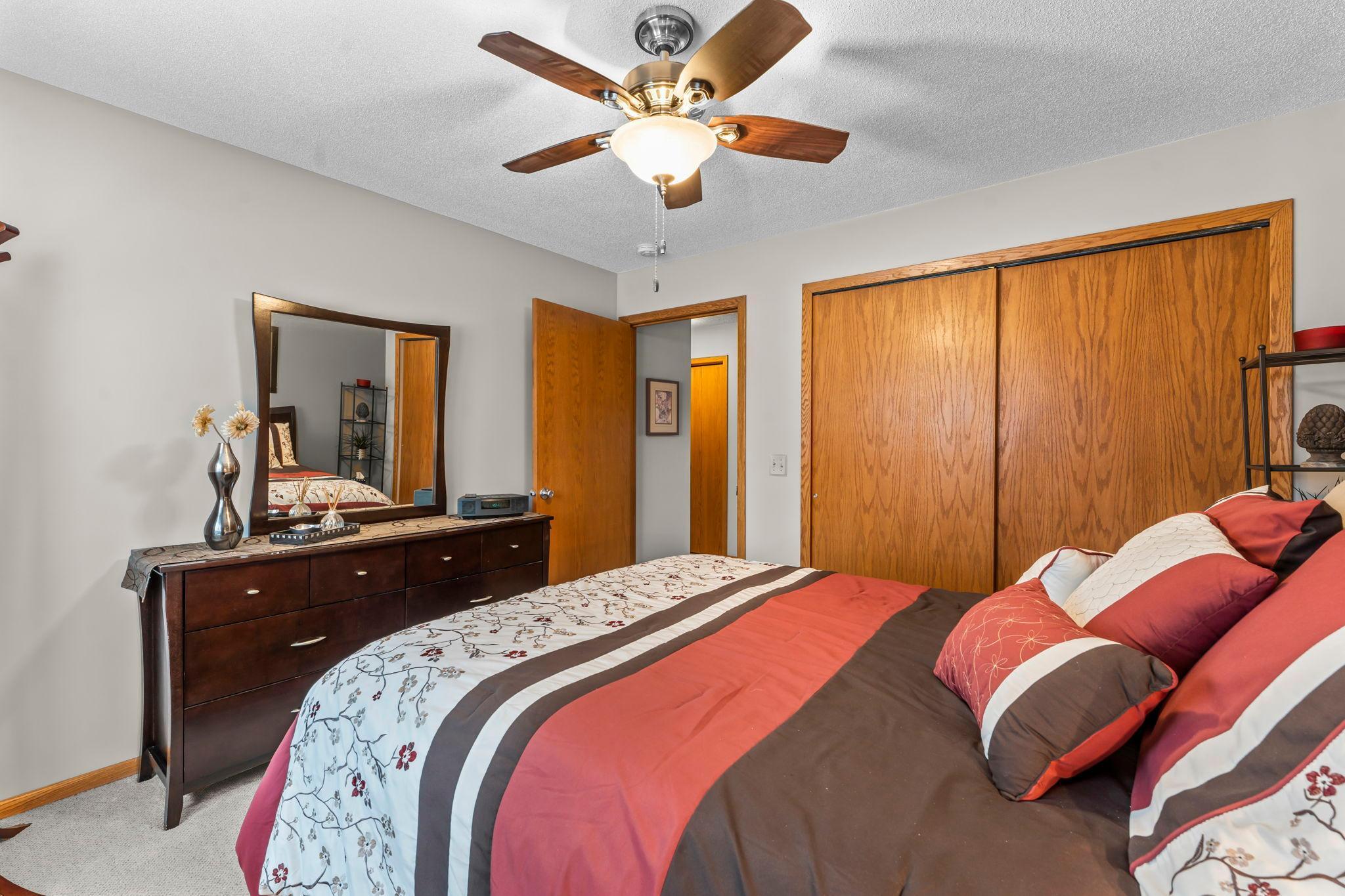 4890 Cottonwood Lane N