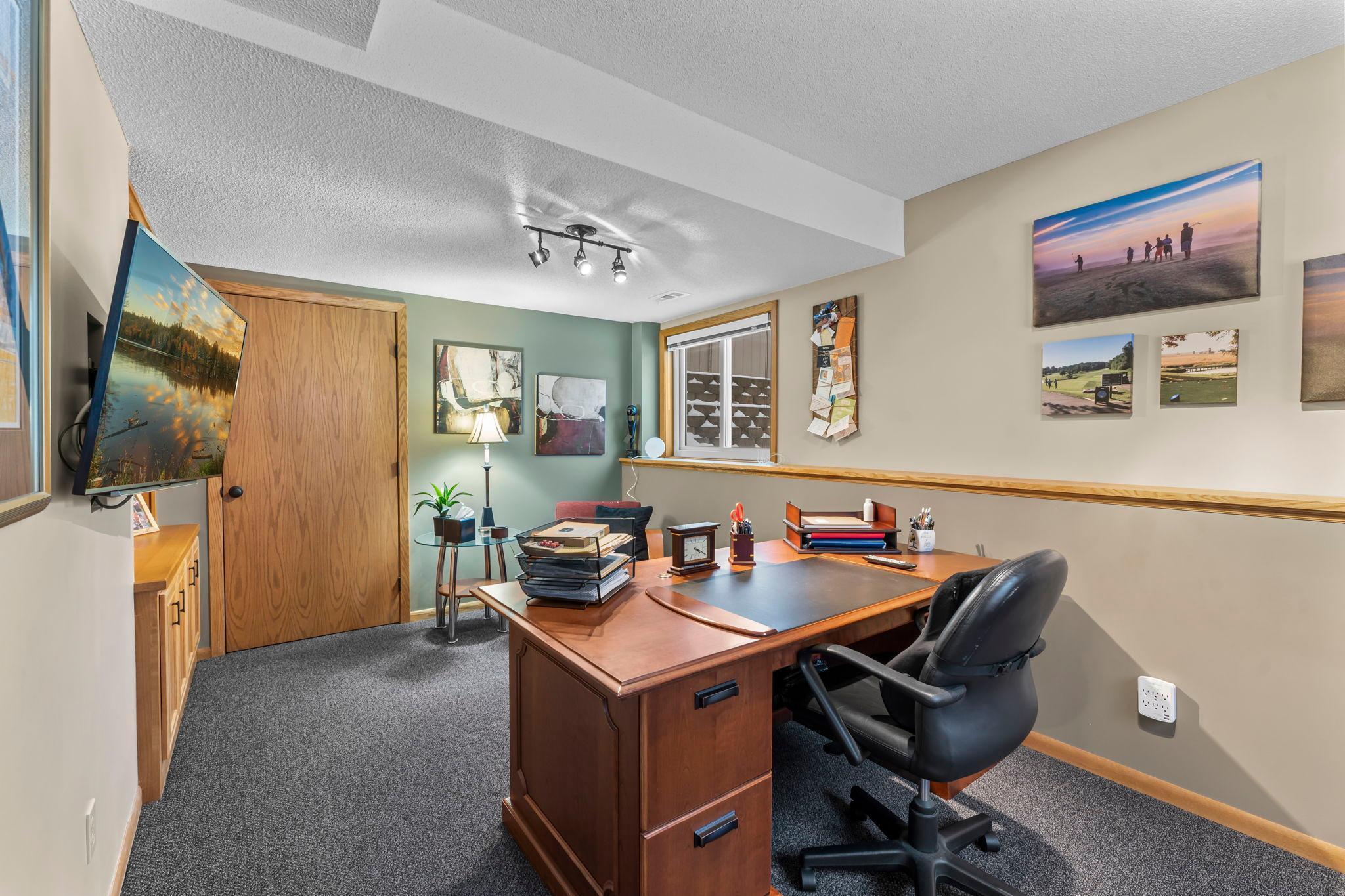 4890 Cottonwood Lane N