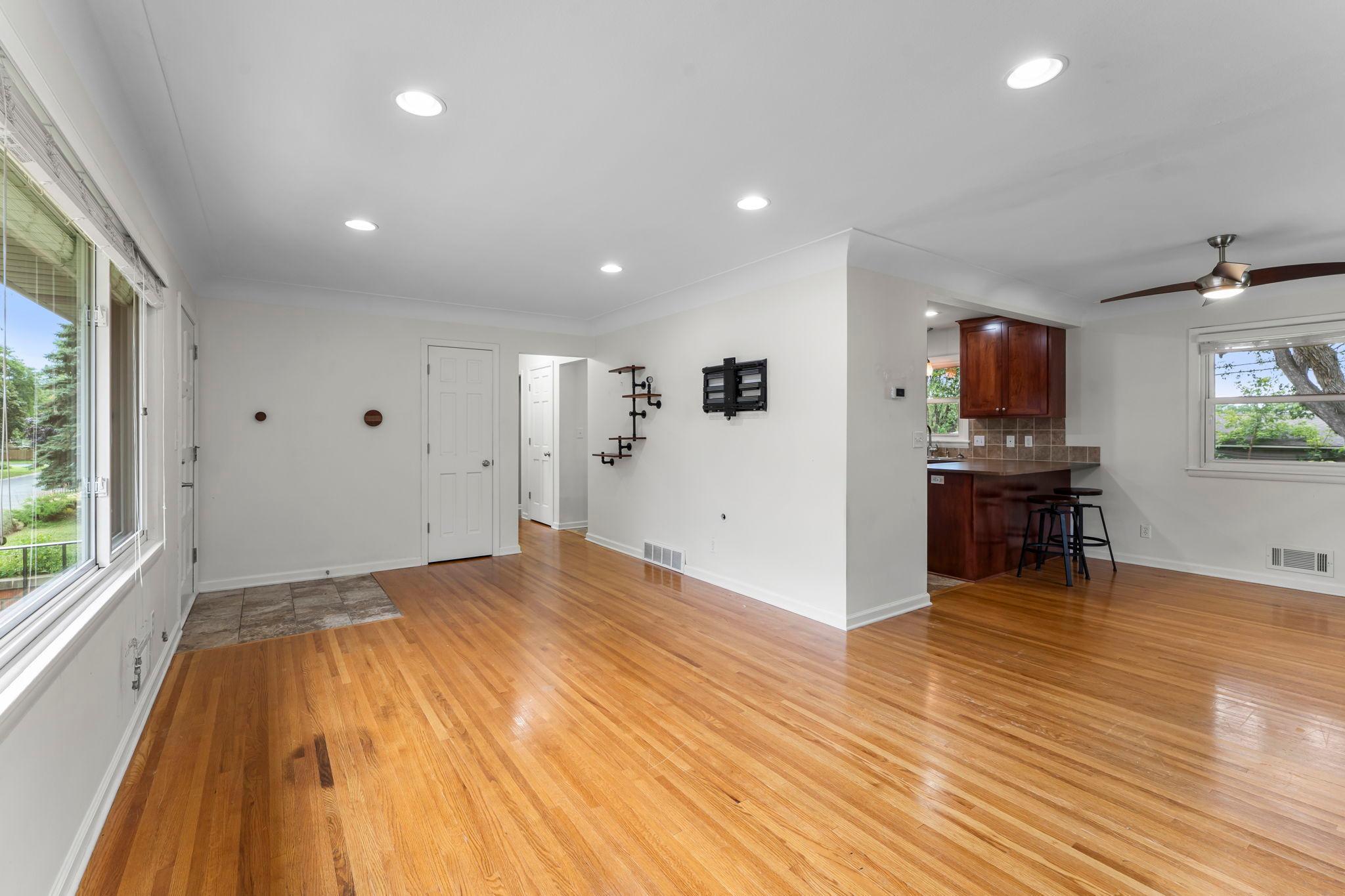 4324 Royce Street NE