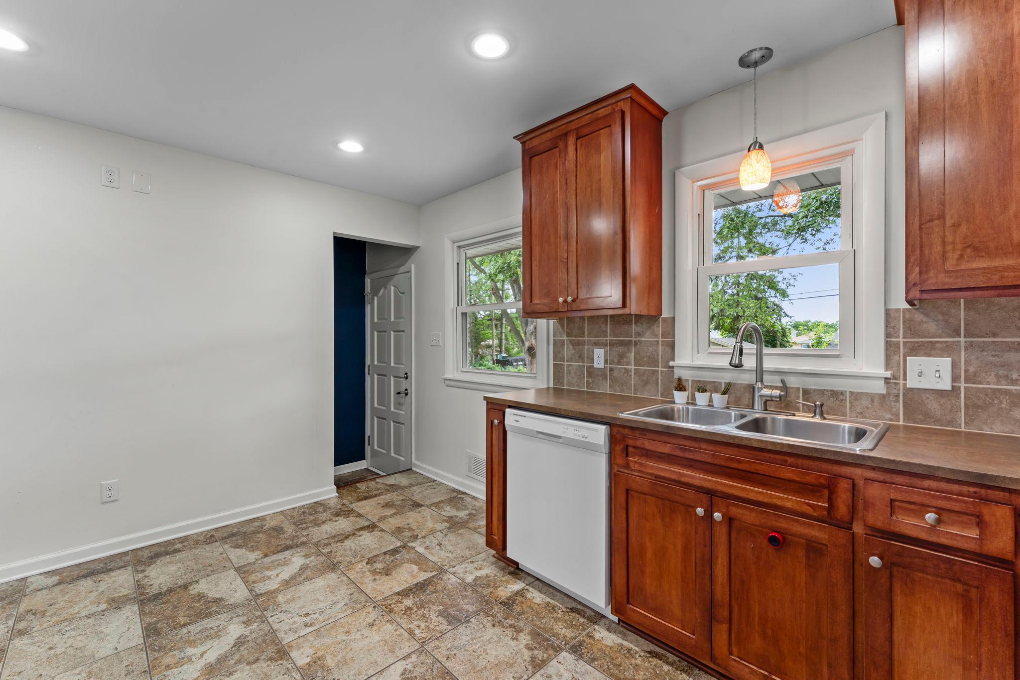 4324 Royce Street NE