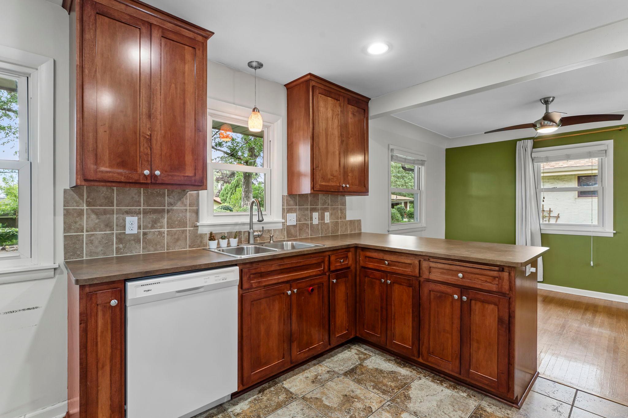 4324 Royce Street NE