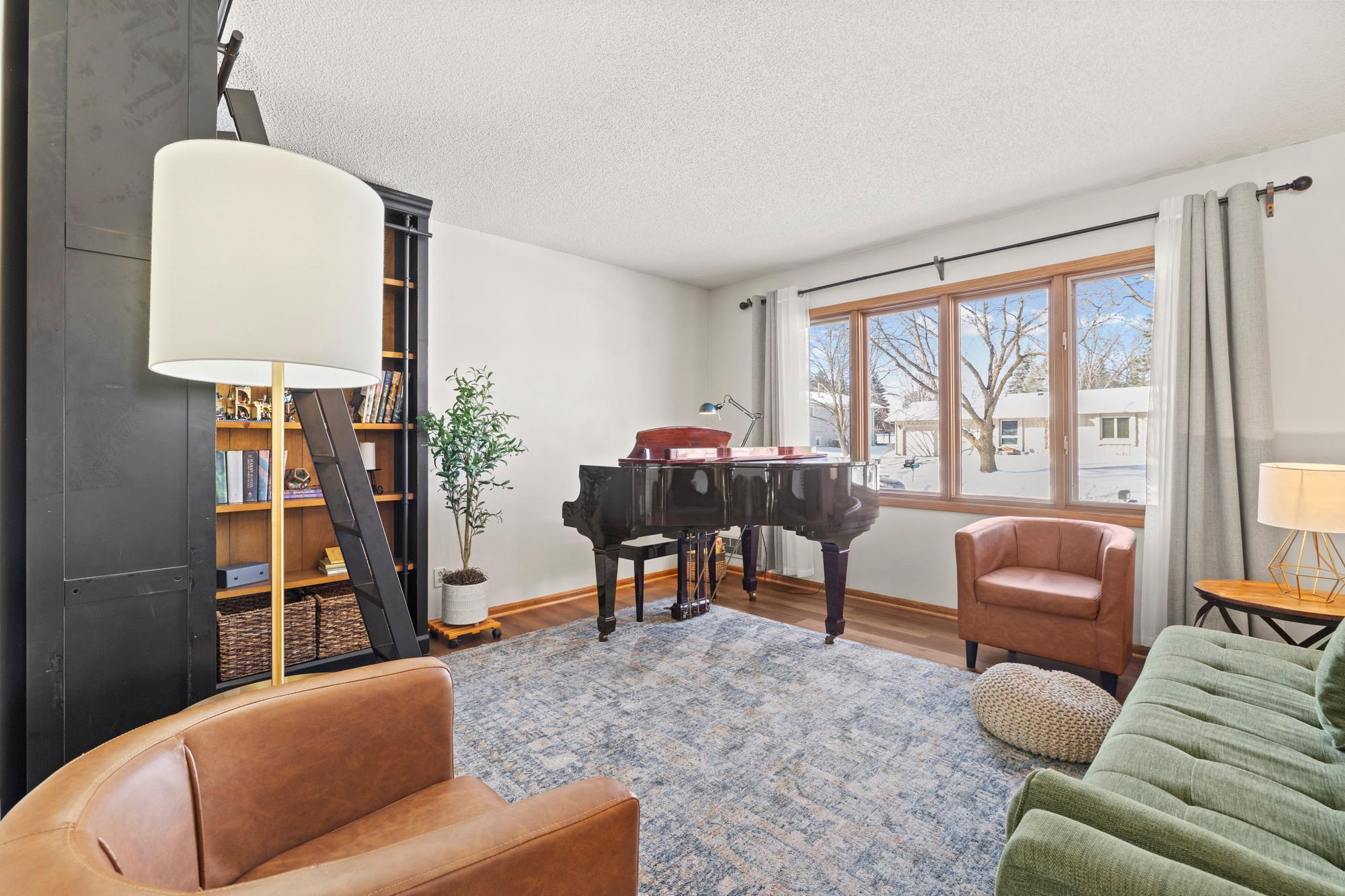 13713 James Avenue S