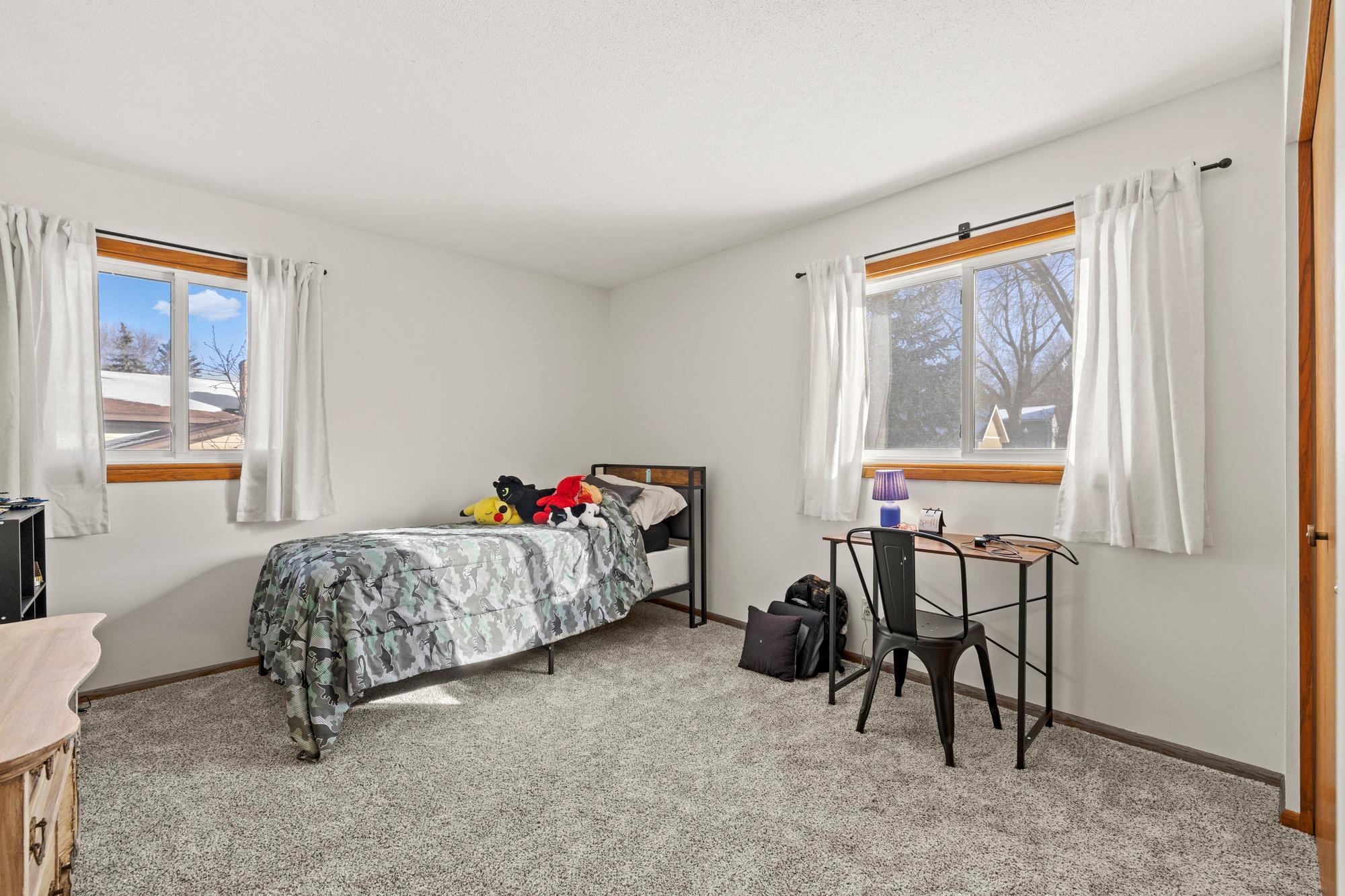 13713 James Avenue S