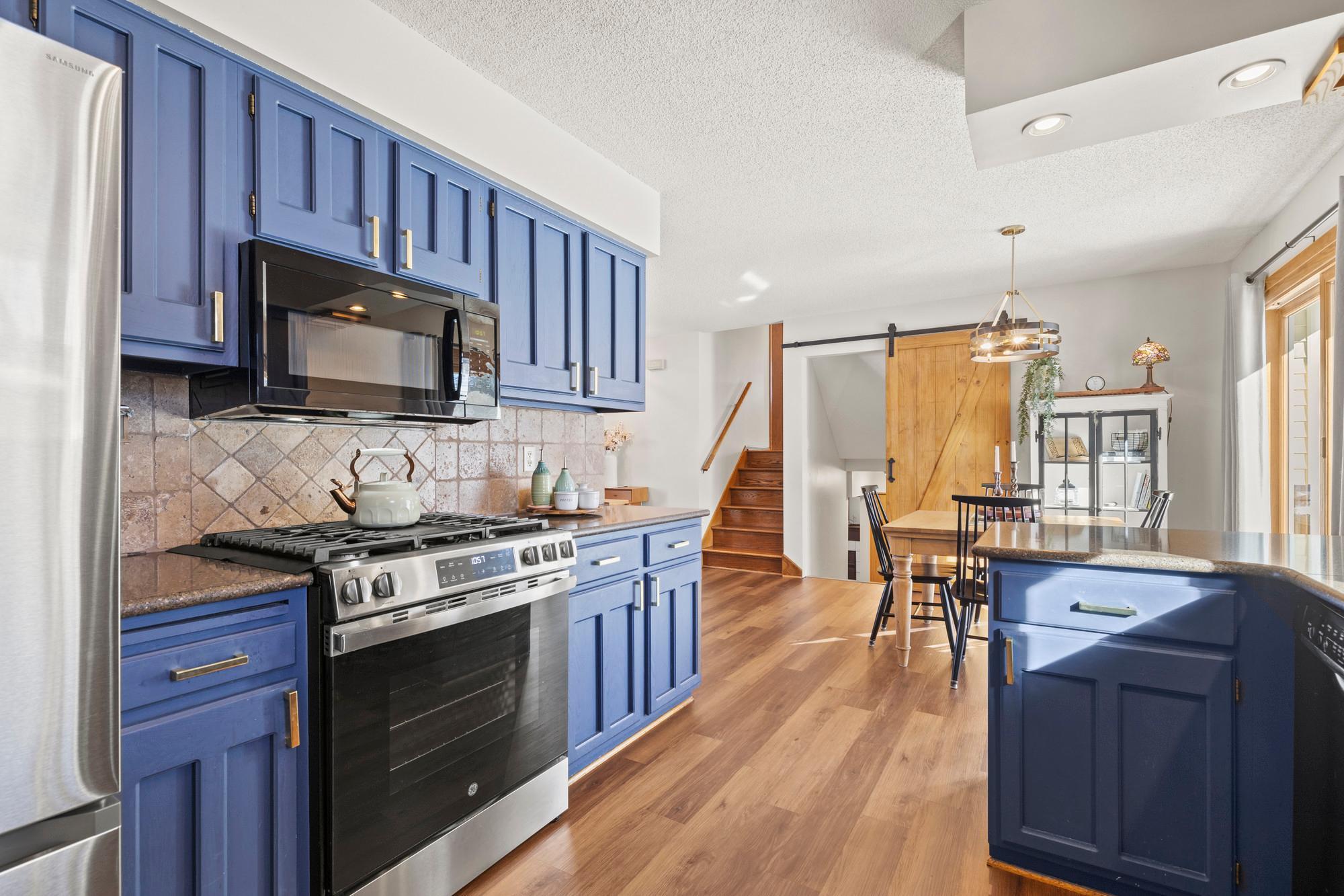 13713 James Avenue S