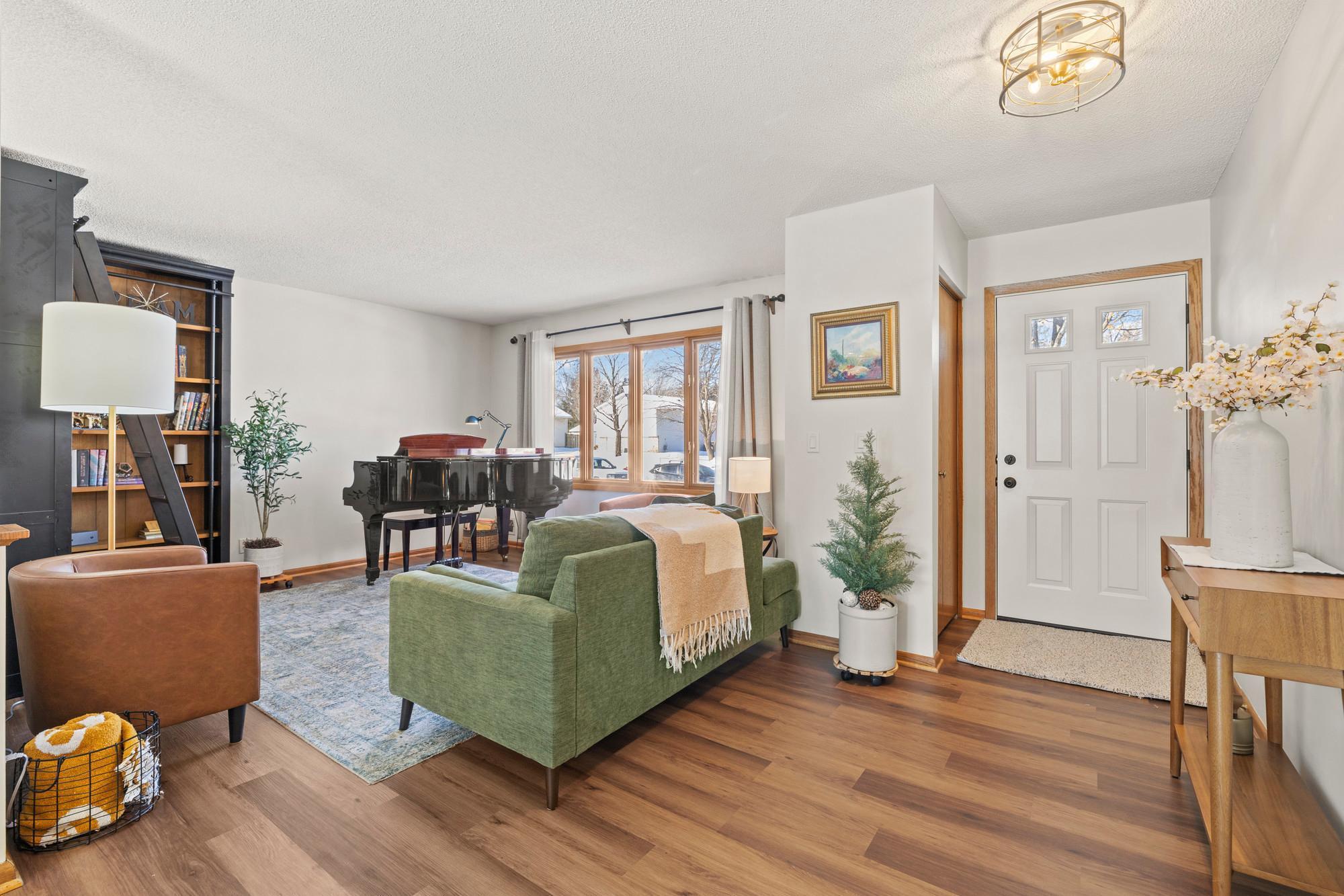 13713 James Avenue S