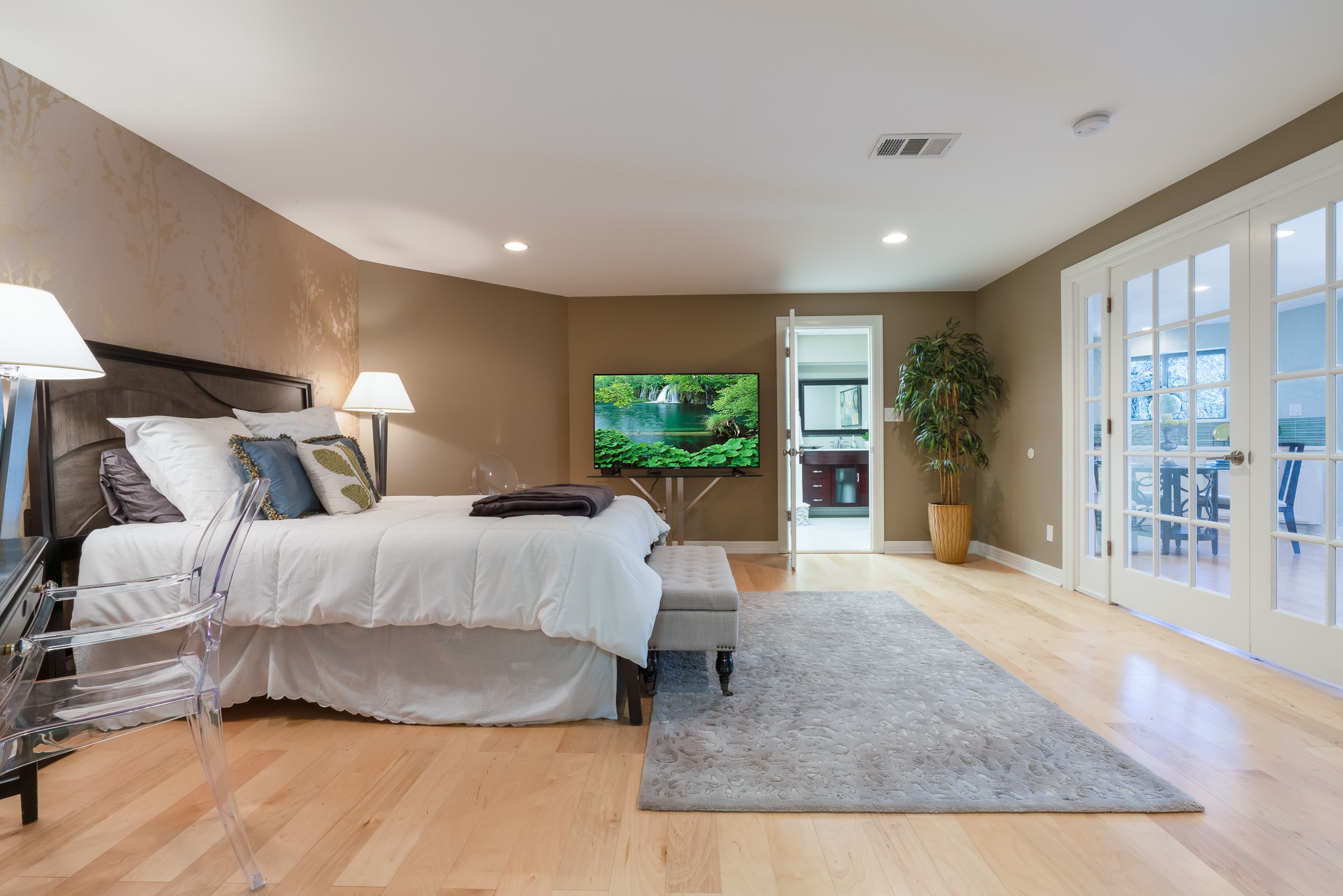 5656 Cedar Ridge Drive