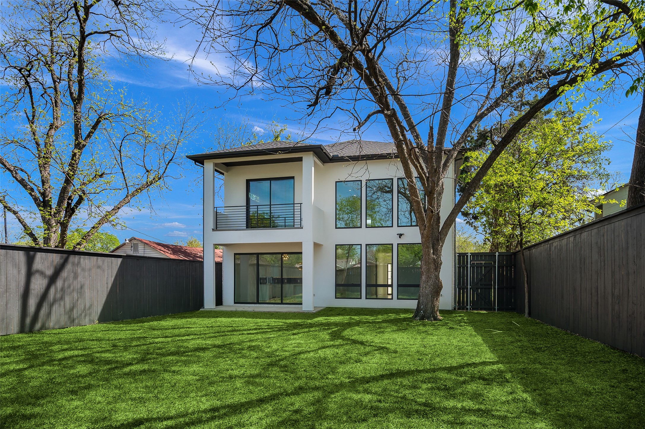 1115 Newport Avenue
