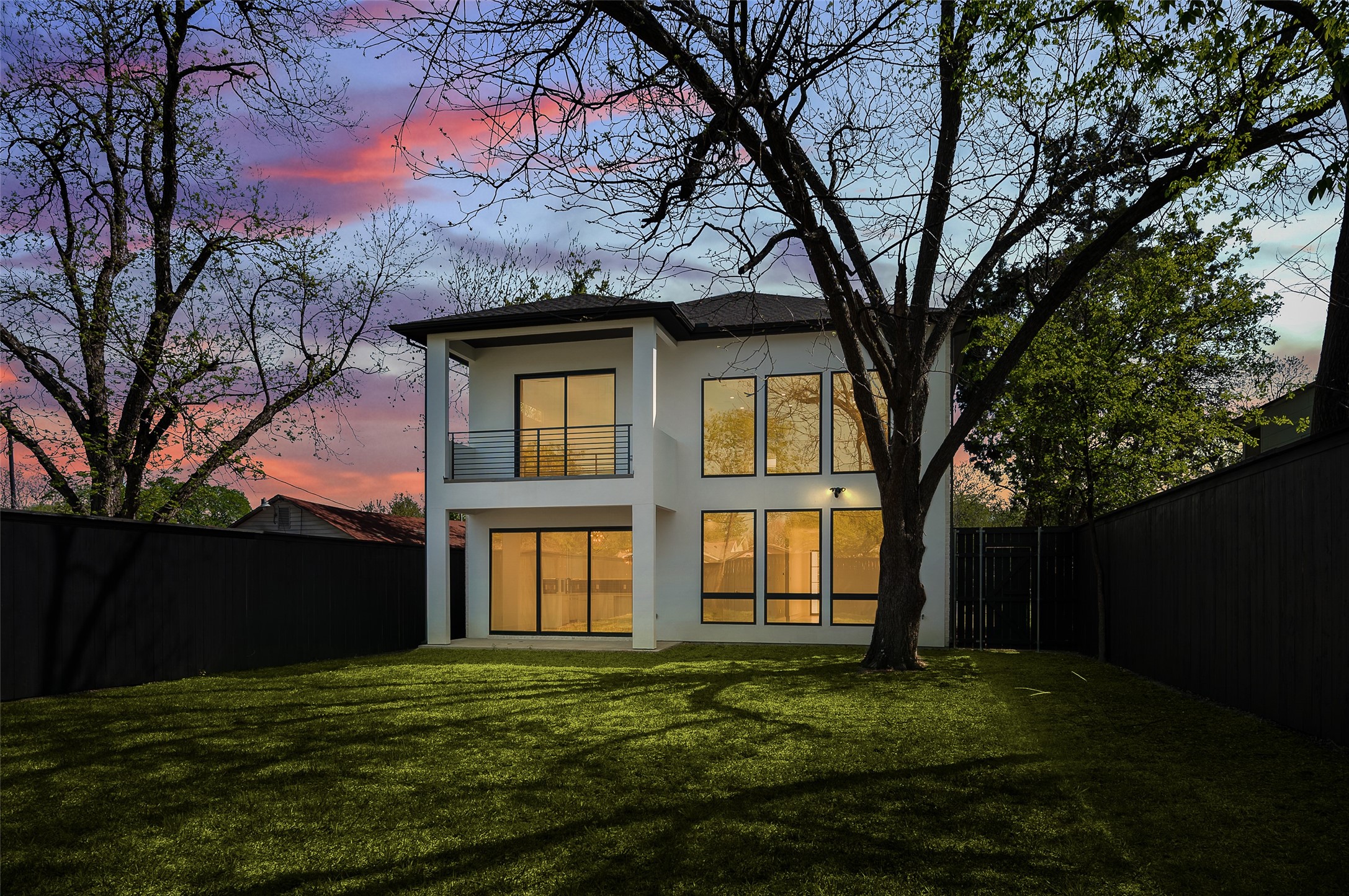 1115 Newport Avenue