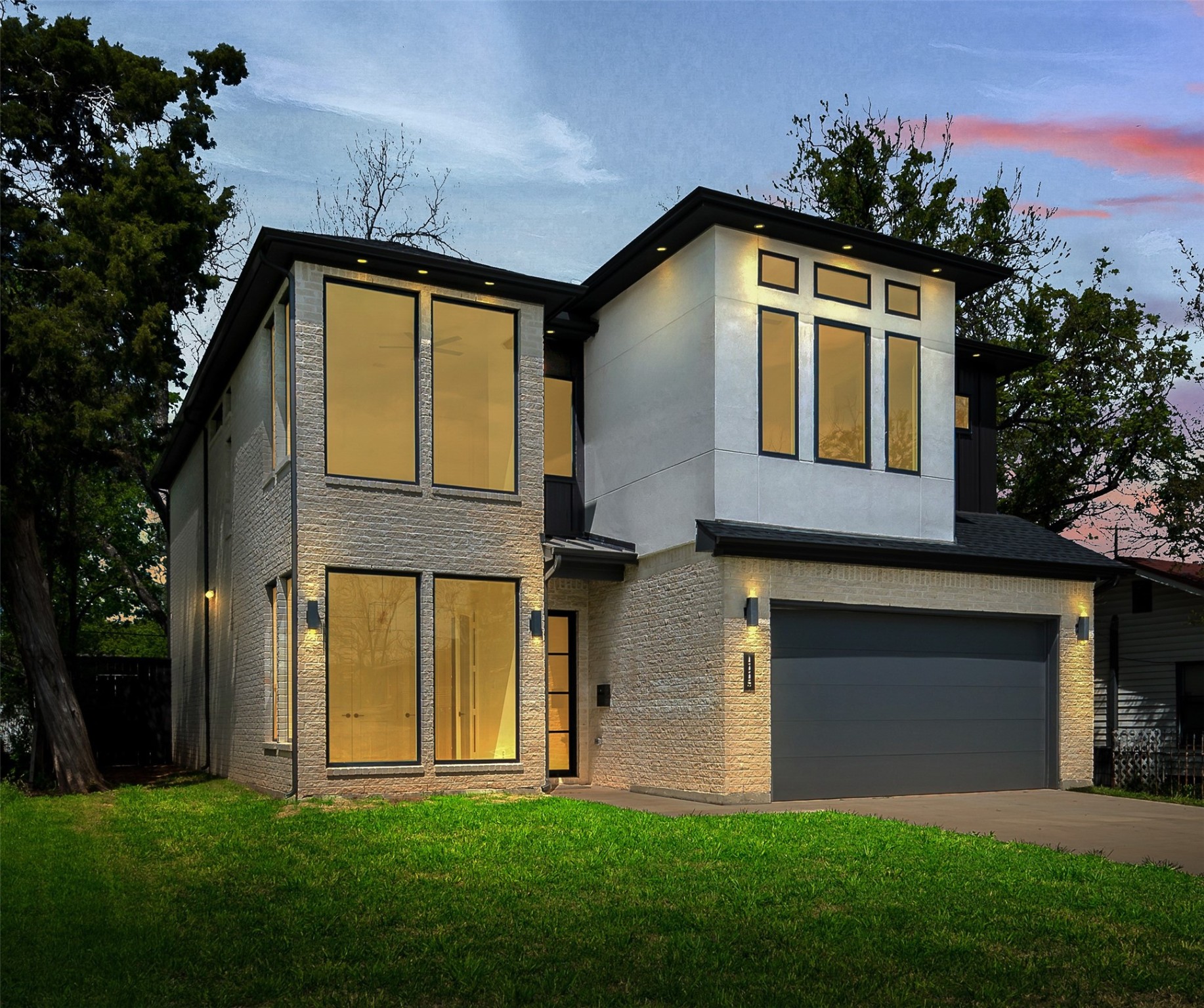 1115 Newport Avenue