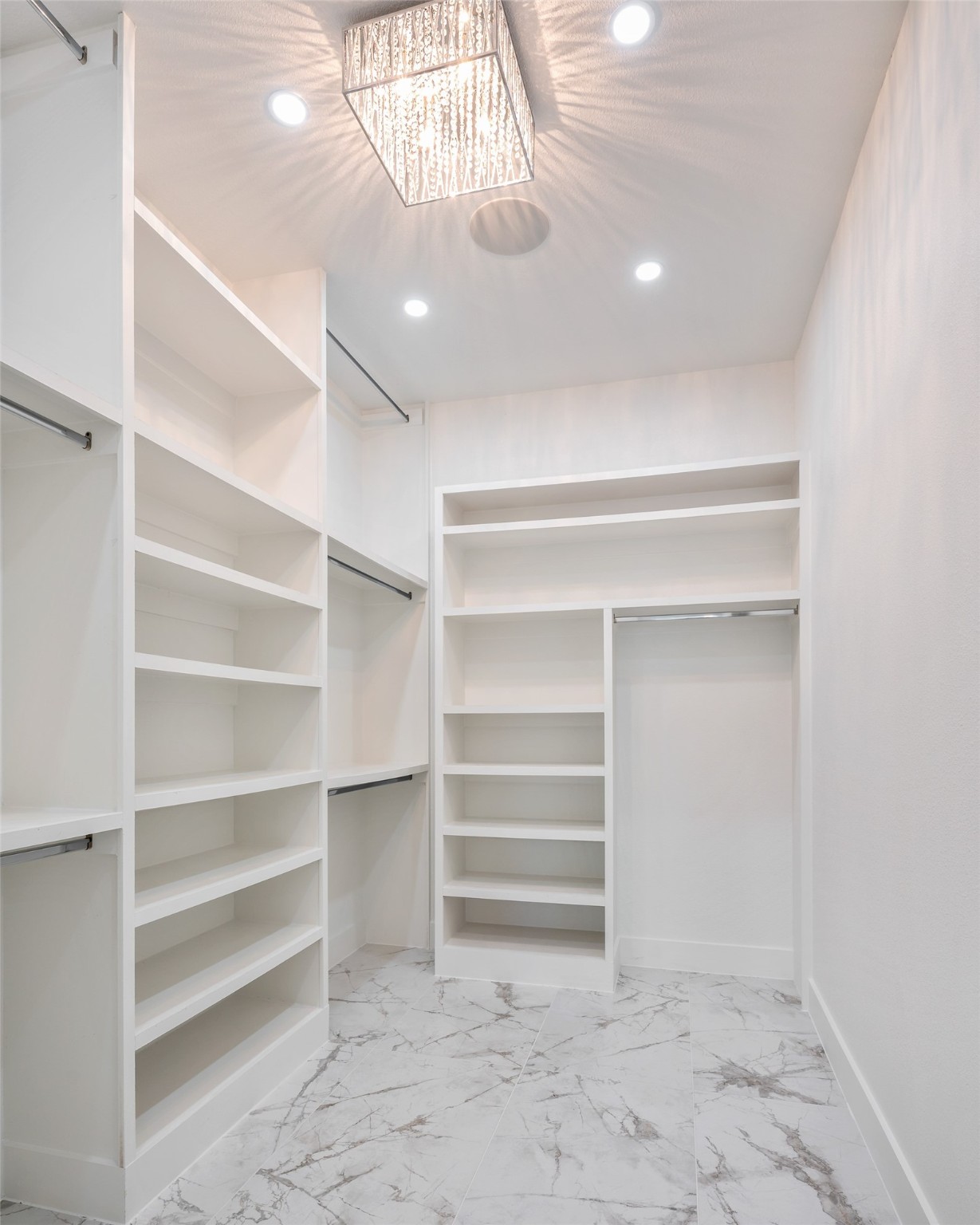 1115 Newport Avenue