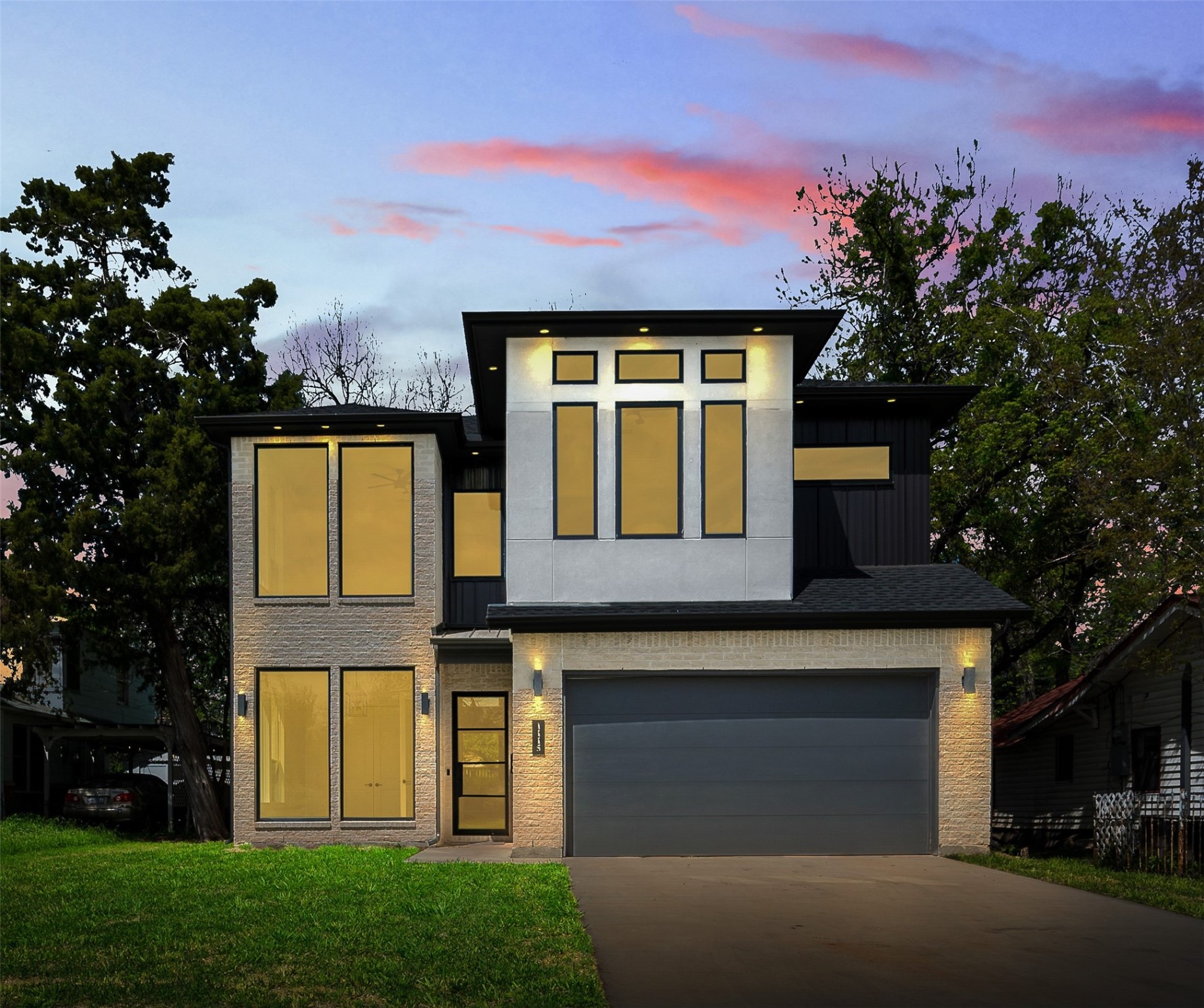 1115 Newport Avenue
